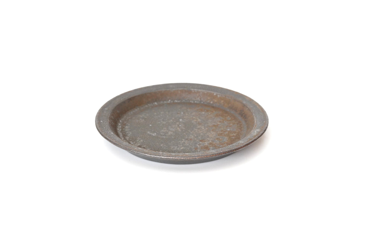 【山本英樹】玄釉ステップリム皿　13cm