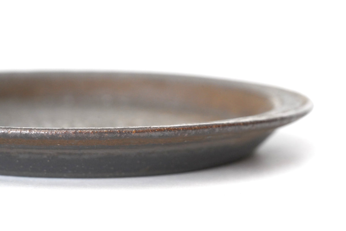 【山本英樹】玄釉ステップリム皿　13cm