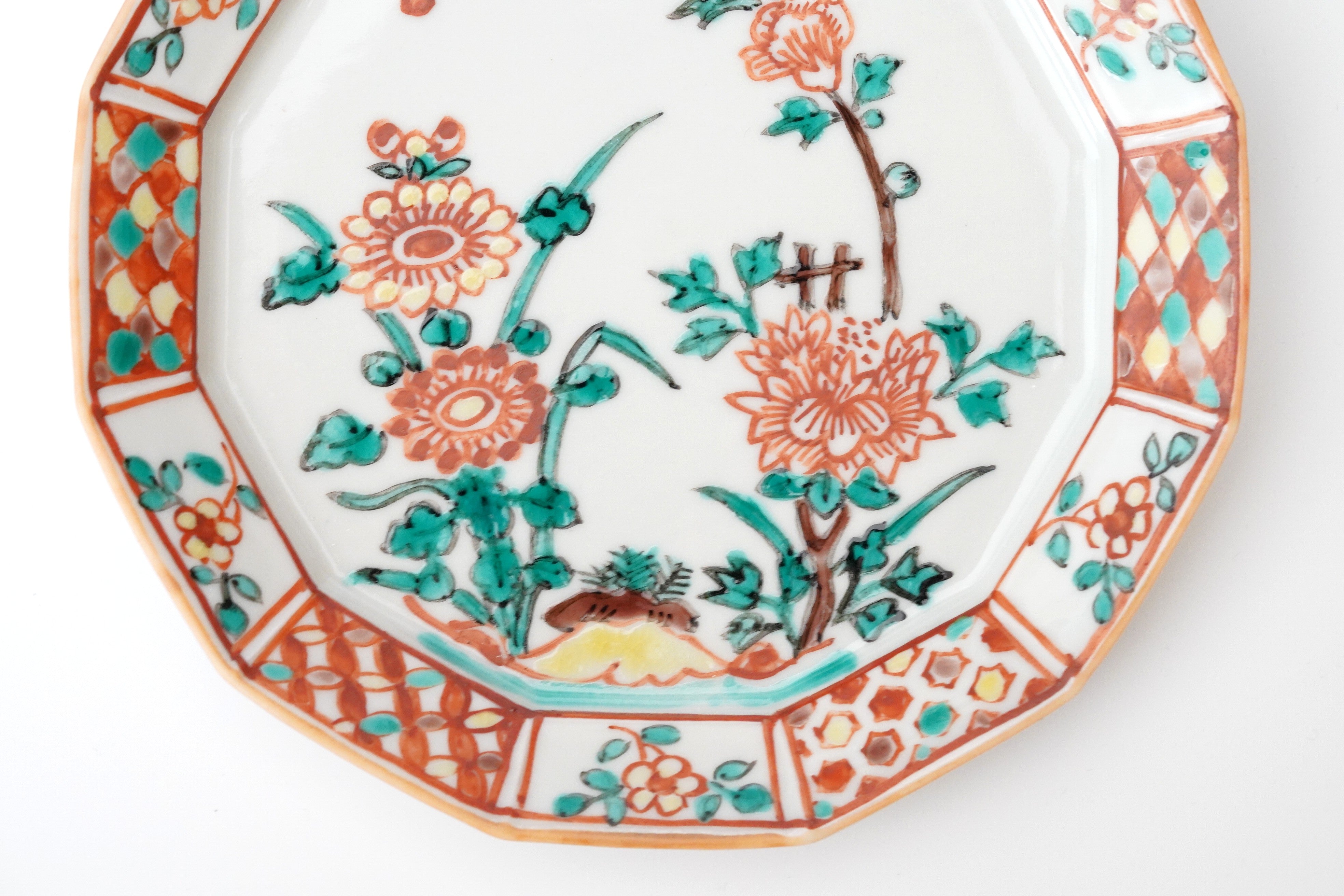 美品　陶器　年代物　盛り皿　角皿　八角絵皿　牡丹や蝶の絵柄が素敵な　藍の色合い 九谷焼 秀峰窯 青手 獅子牡丹 銘々皿揃 5枚セット 輪花皿 八角皿