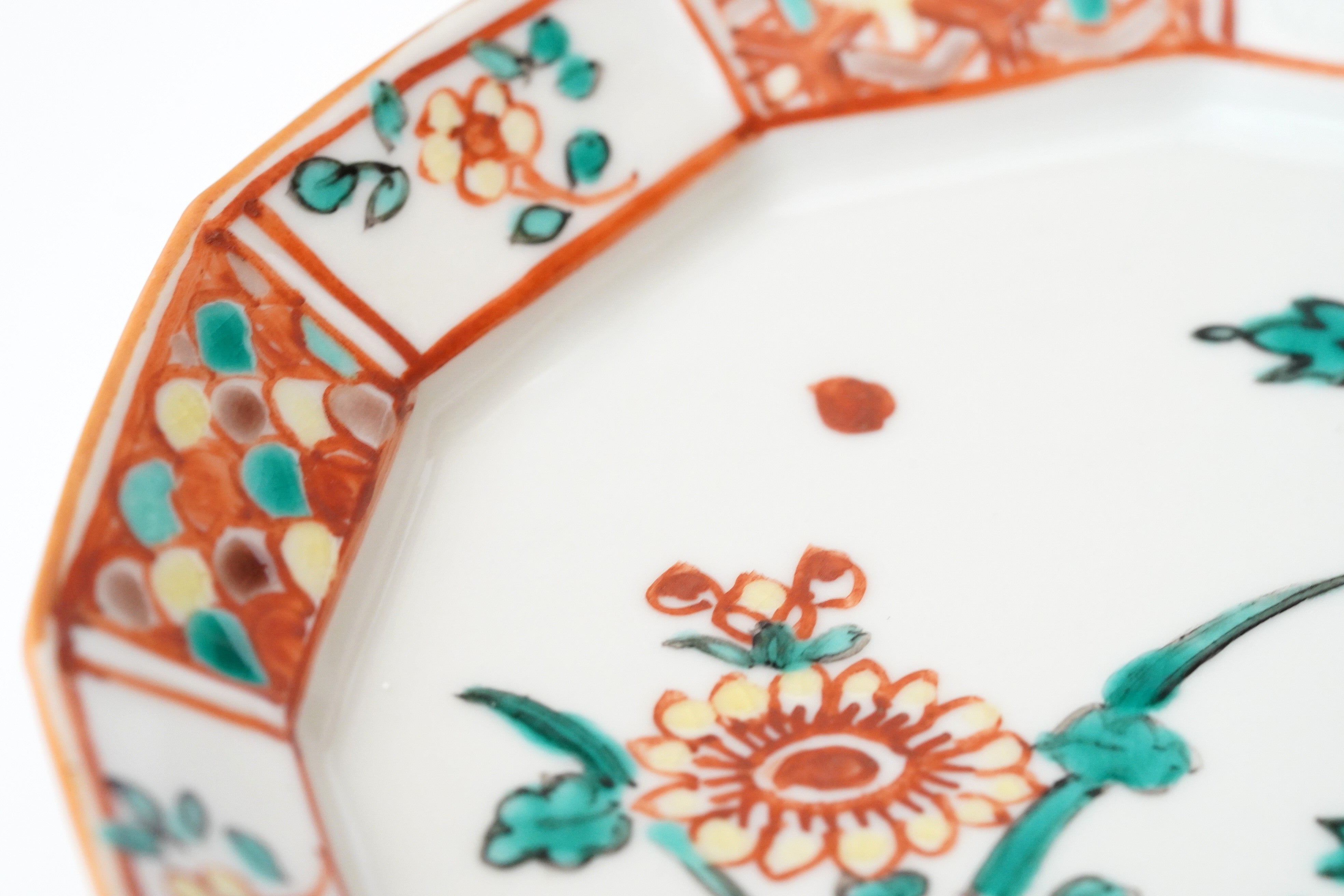 美品　陶器　年代物　盛り皿　角皿　八角絵皿　牡丹や蝶の絵柄が素敵な　藍の色合い 九谷焼 秀峰窯 青手 獅子牡丹 銘々皿揃 5枚セット 輪花皿 八角皿