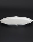 [Bunshogama] White porcelain shaped 5-inch plate with ridged flowers