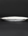 [Bunshogama] White porcelain shaped 5-inch plate with ridged flowers