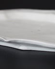 [Bunshogama] White porcelain shaped 5-inch plate with ridged flowers
