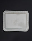 [Bunshogama] White porcelain shaped 5-inch plate with ridged flowers
