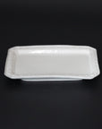 [Bunshogama] White porcelain shaped 5-inch plate with ridged flowers