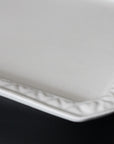 [Bunshogama] White porcelain shaped 5-inch plate with ridged flowers