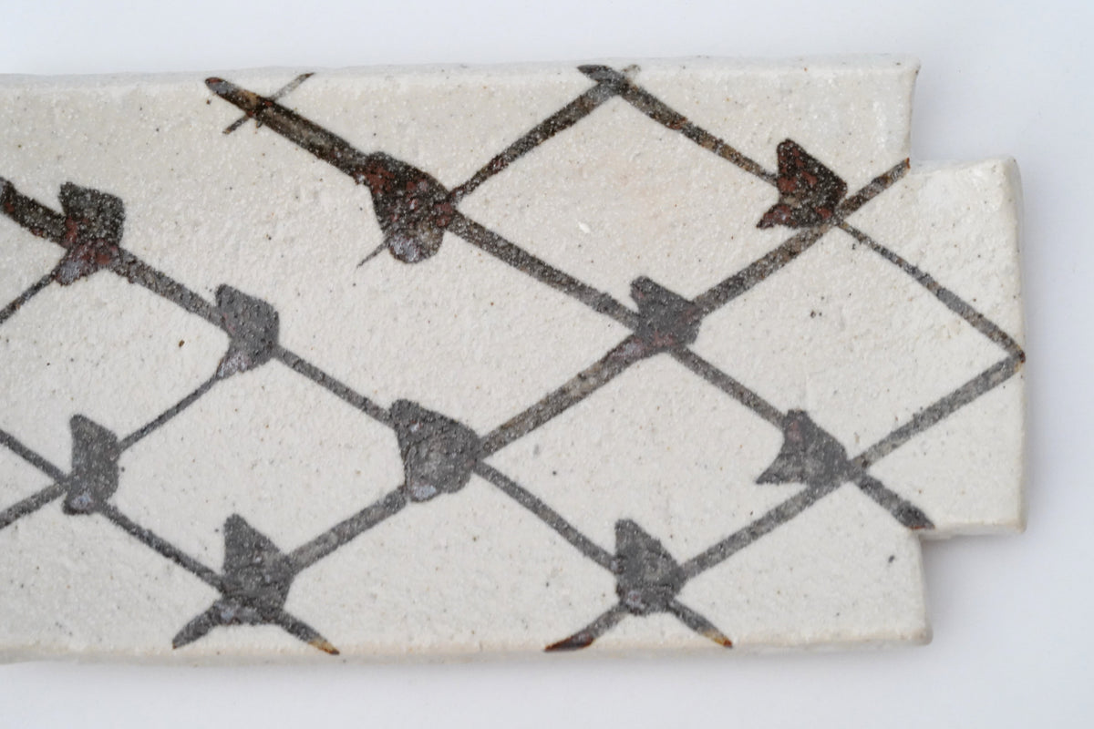 Karatsu rust lattice corner cut rectangular plate