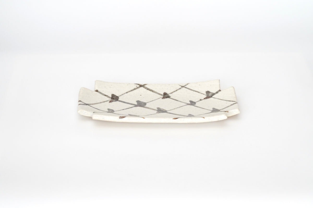 Karatsu rust lattice corner cut rectangular plate