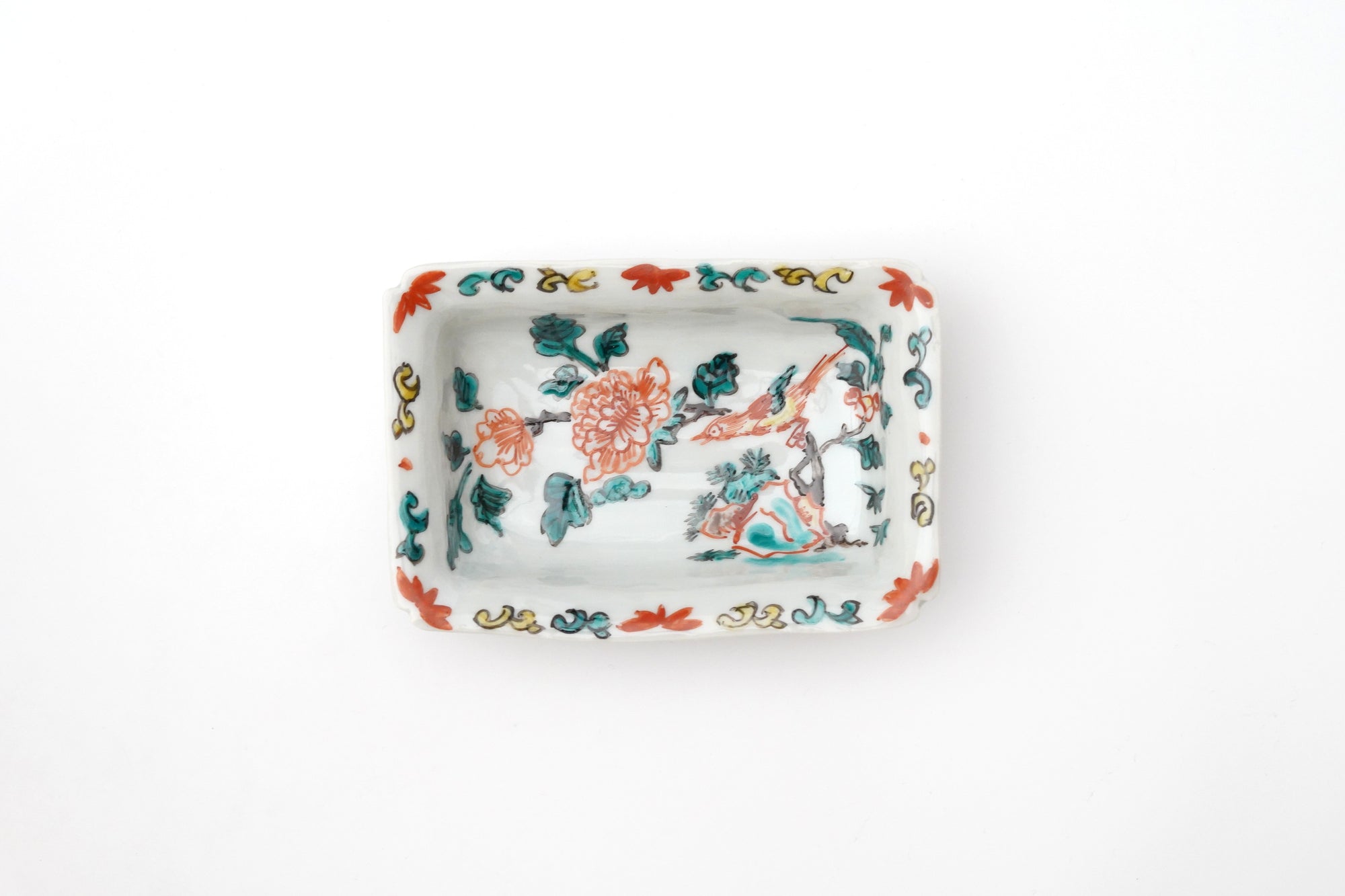 square flower patterned diamond-shaped plate