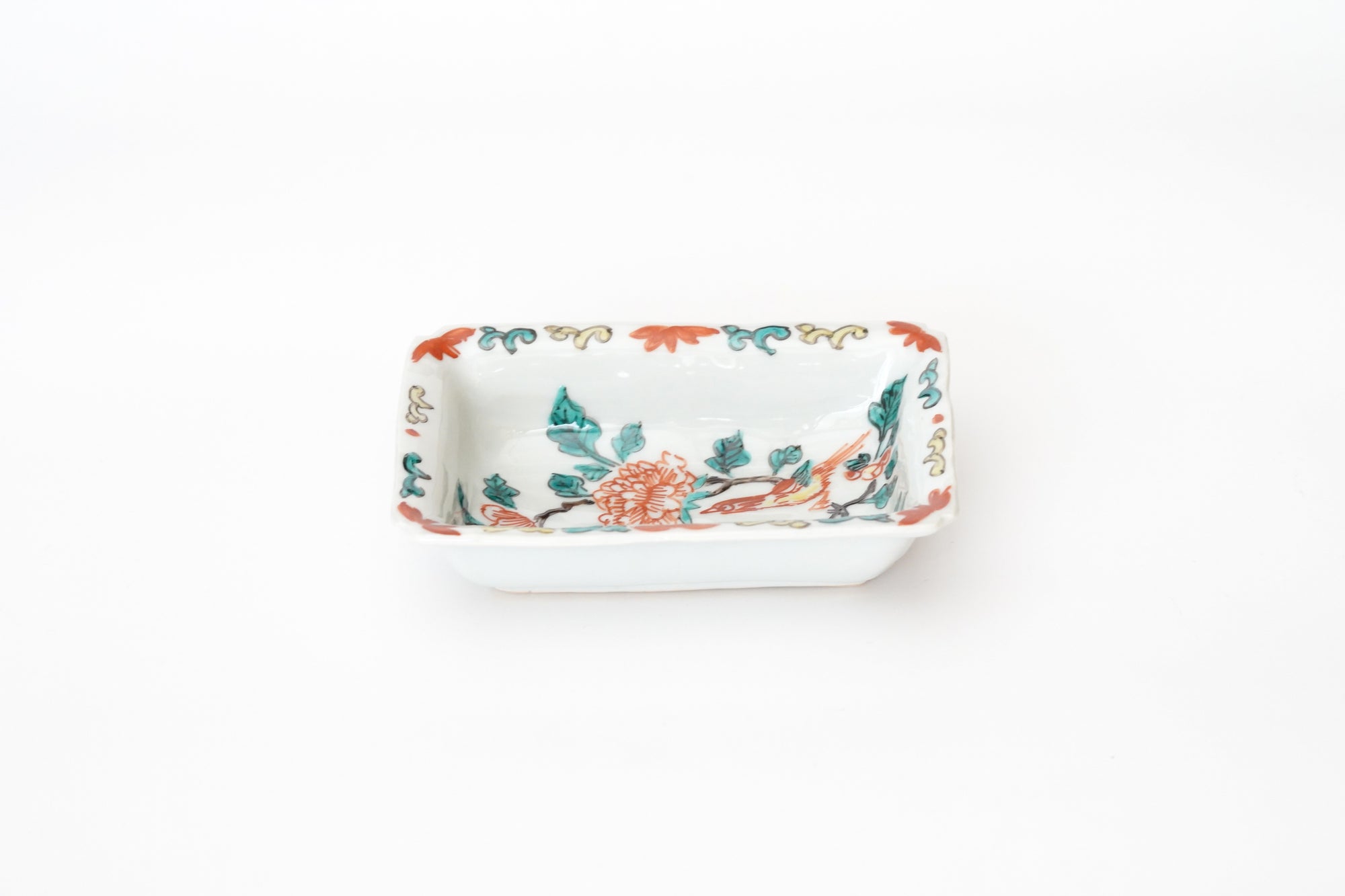 square flower patterned diamond-shaped plate