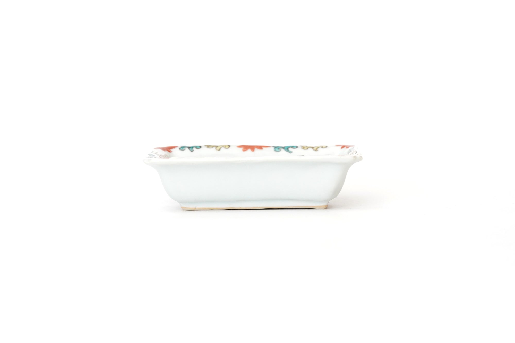 square flower patterned diamond-shaped plate