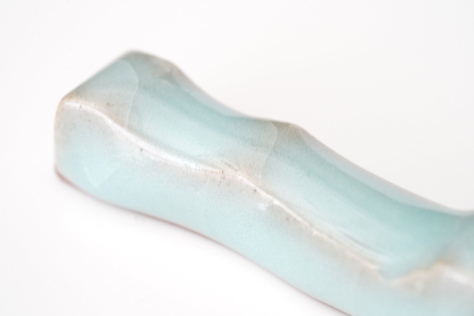 [Taku Kiyama] Powdered celadon astragalus