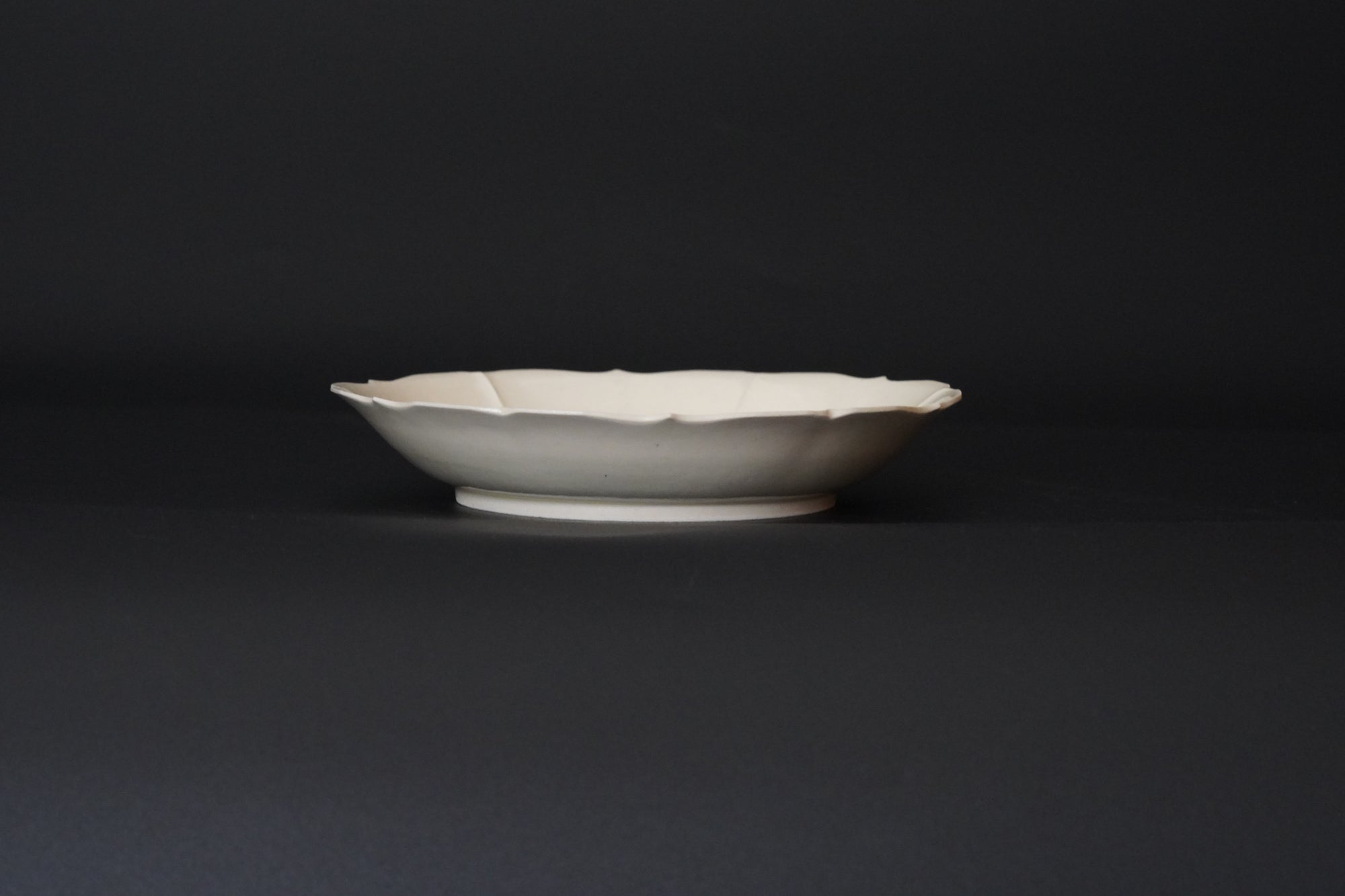 [Joe Harada] White seal flower flower pattern chrysanthemum petal board