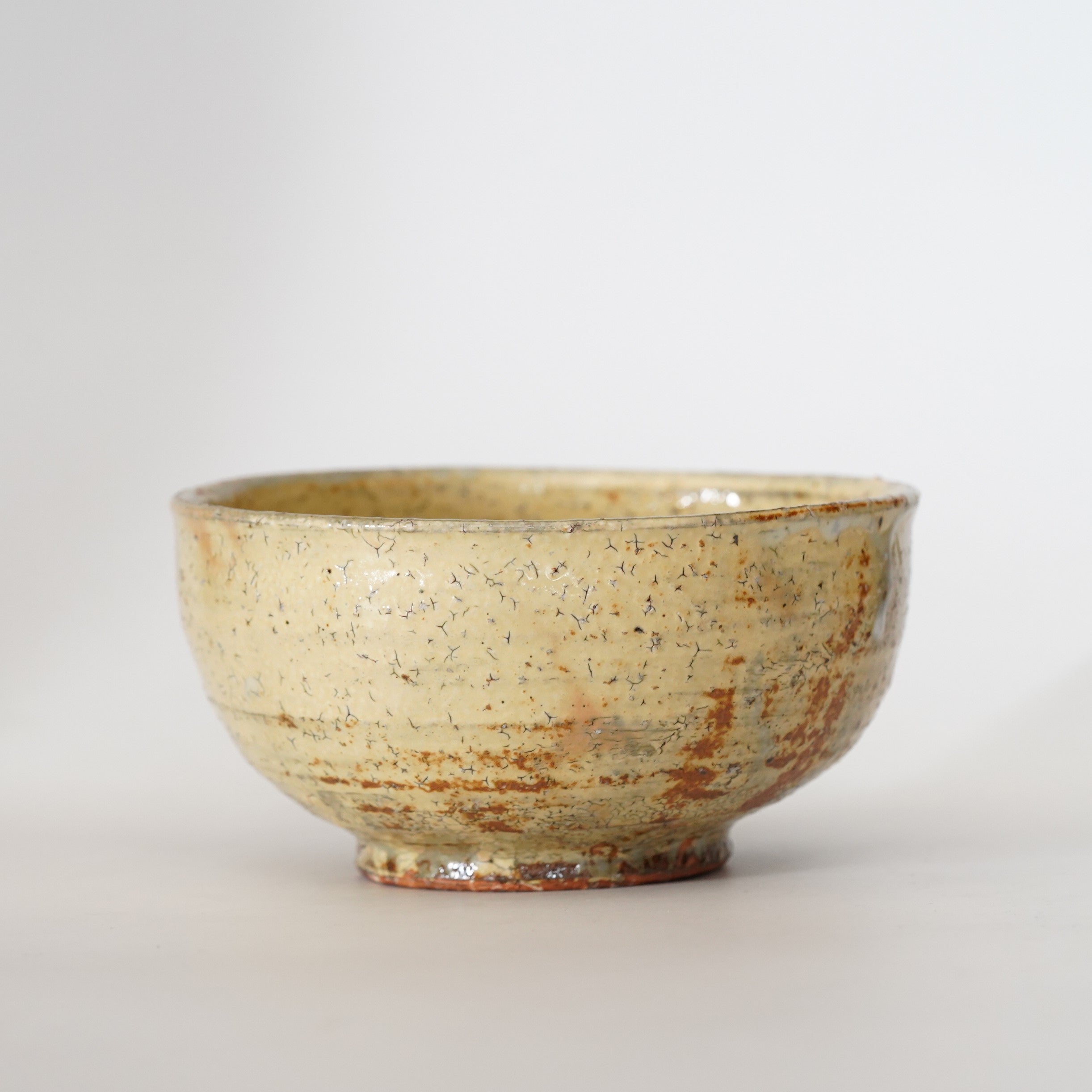 工藤和彦】黄粉引うどん鉢 – うつわ御結