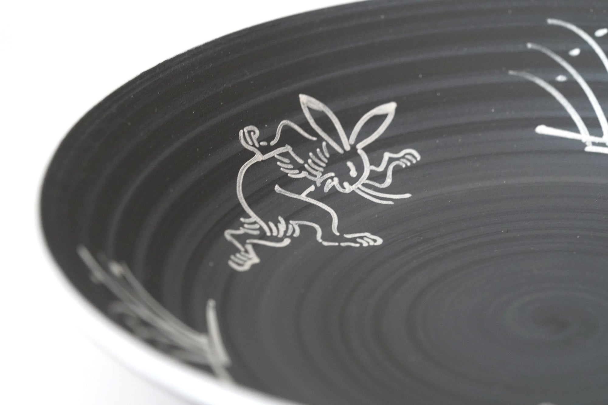 黒巻銀彩鳥獣戯画5.3寸鉢