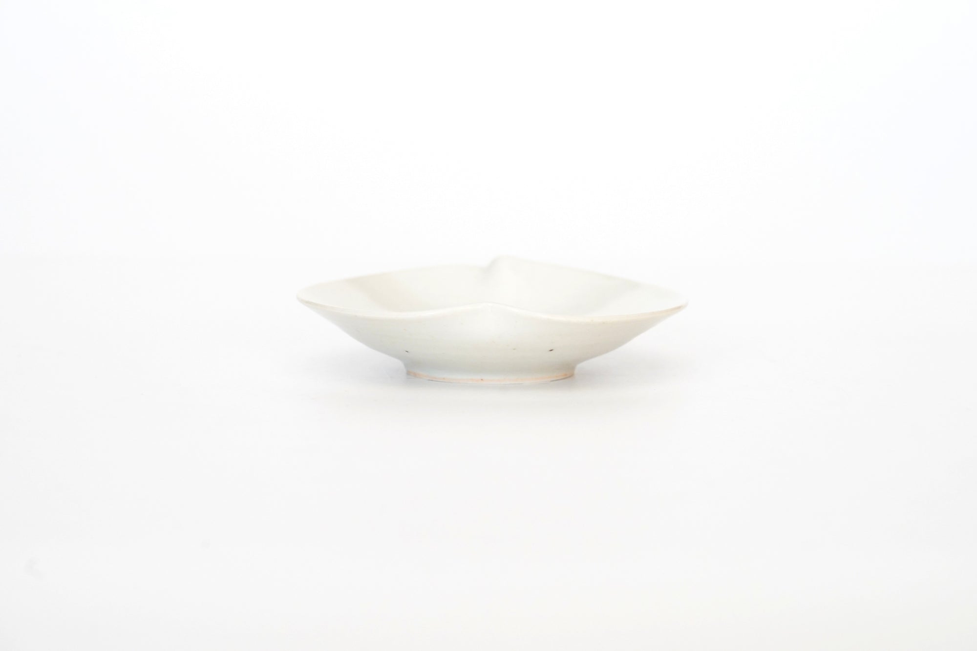 【幾田晴子】白瓷桃小皿