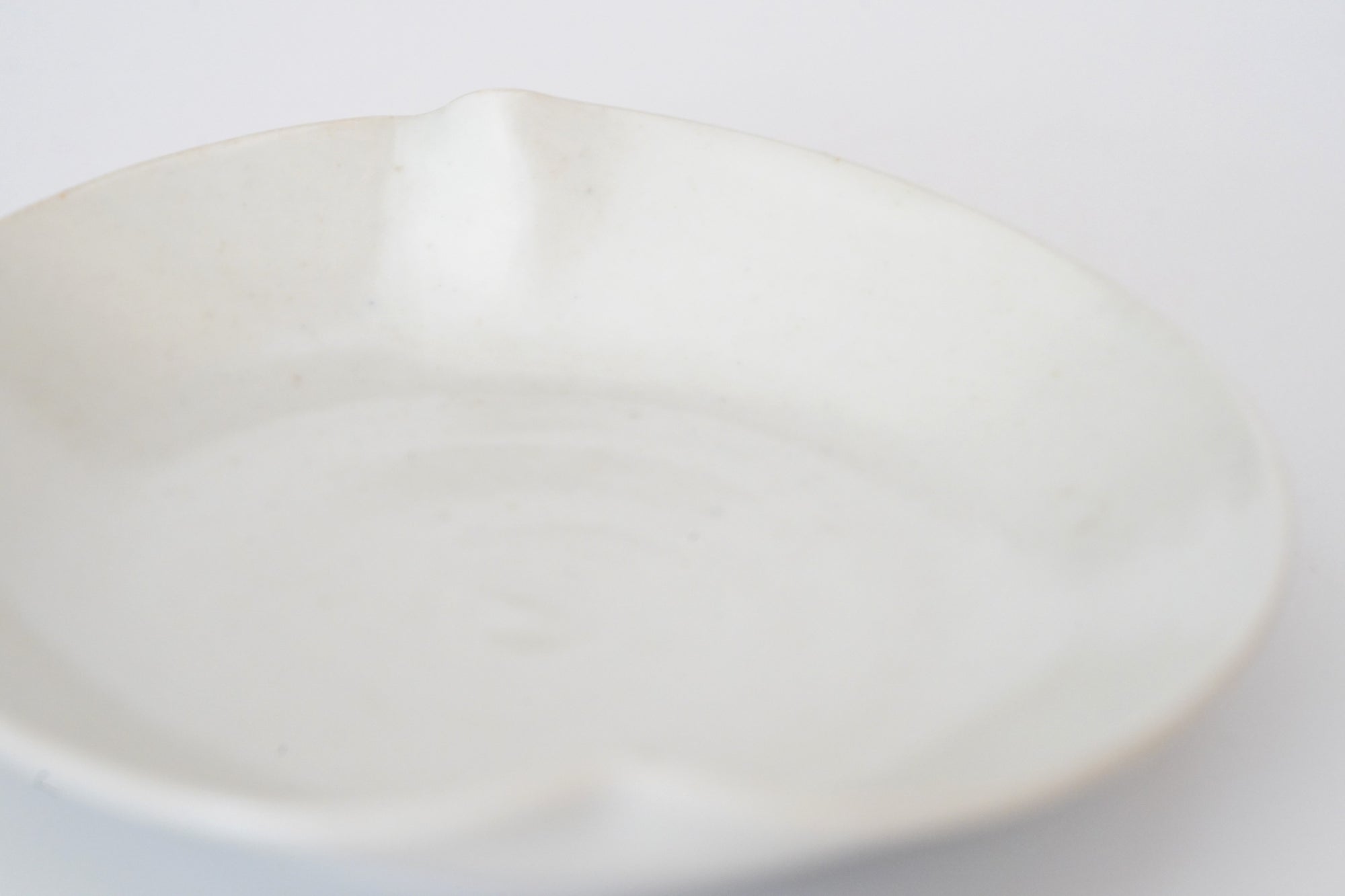 【幾田晴子】白瓷桃小皿