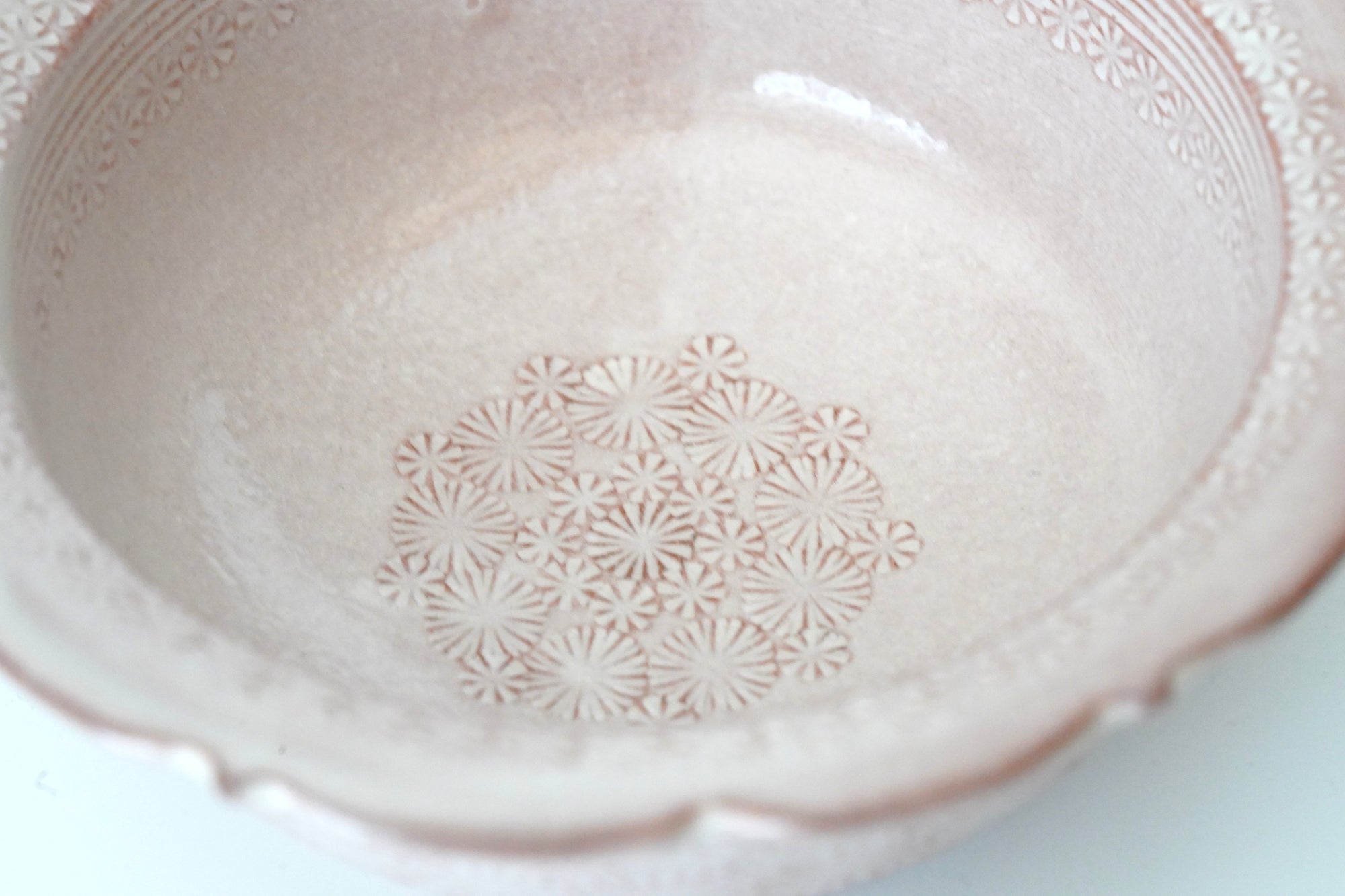 【宮里絵美】白掛輪花小鉢