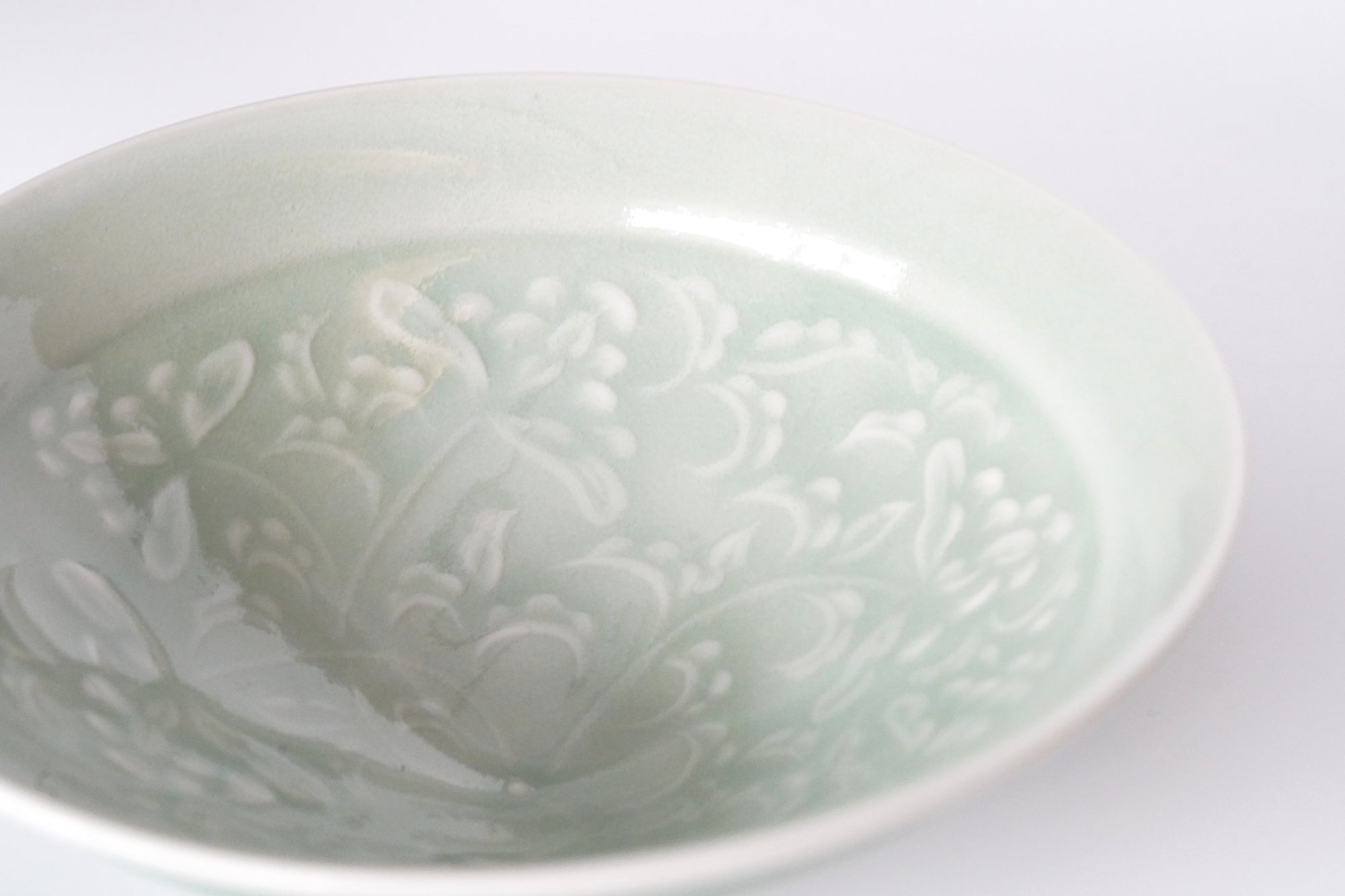 【川瀬竹秋】青白磁彫花文碗（A-10）