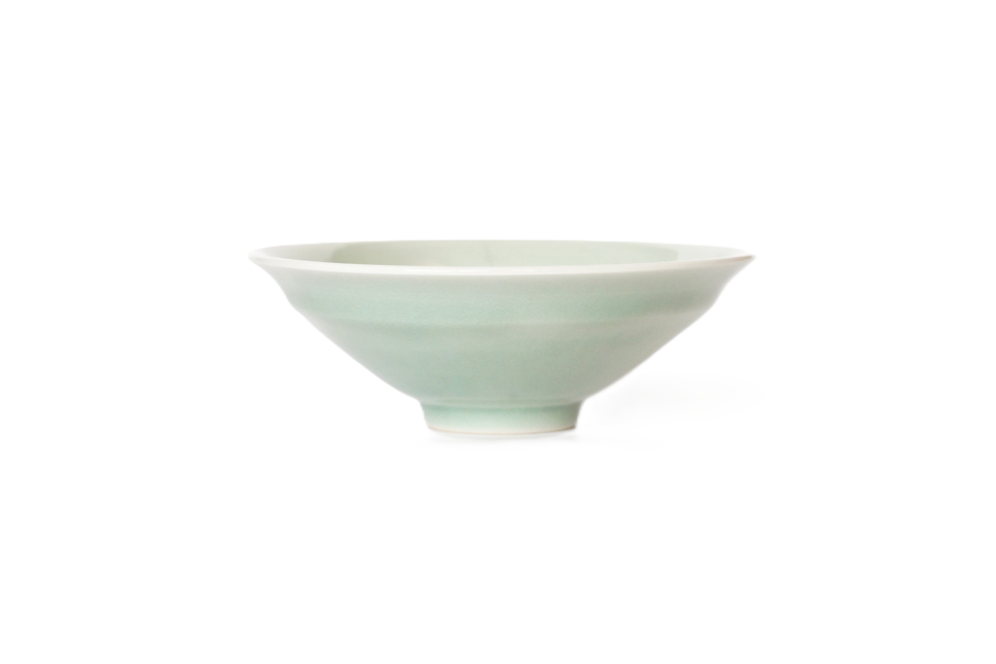 川瀬満之　染付山水文六角　小鉢　(深皿) 美品　清水焼 川瀬竹秋】青白磁彫花文碗（A-10） – うつわ御結