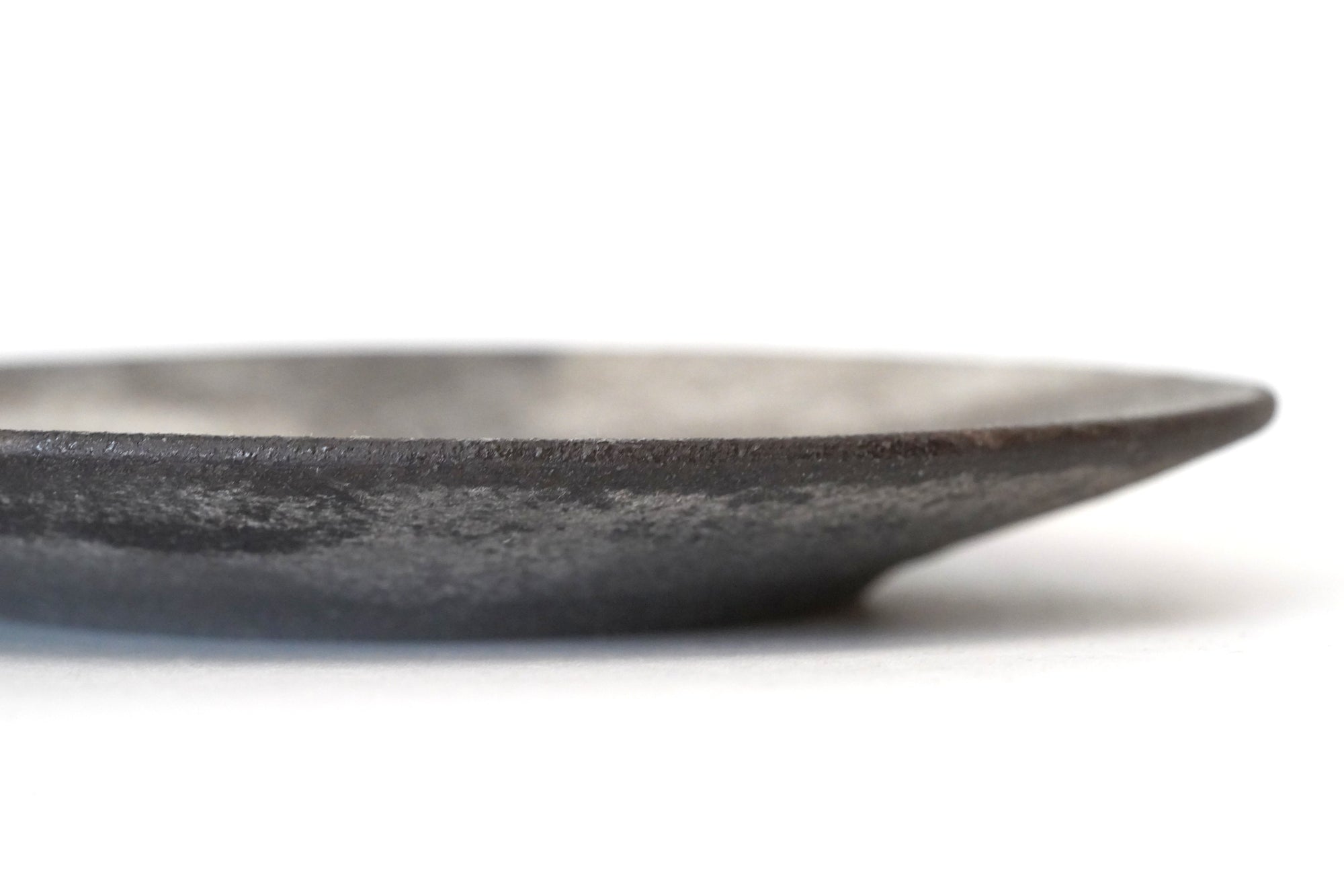 [Eiichi Shibuya] 地陶圆盘，小，灰色