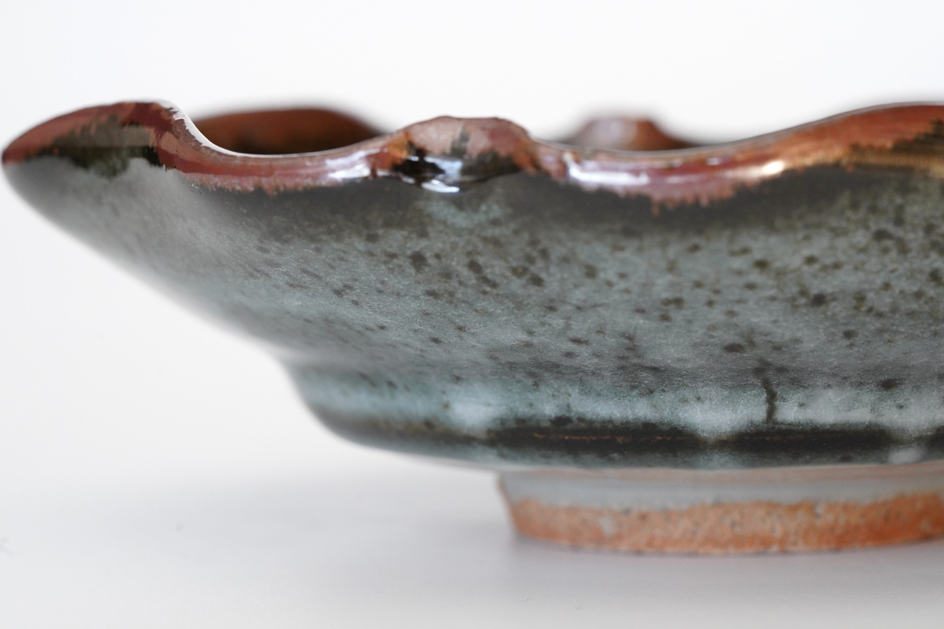 岡本作礼】蛇蝎唐津五弁皿 – うつわ御結