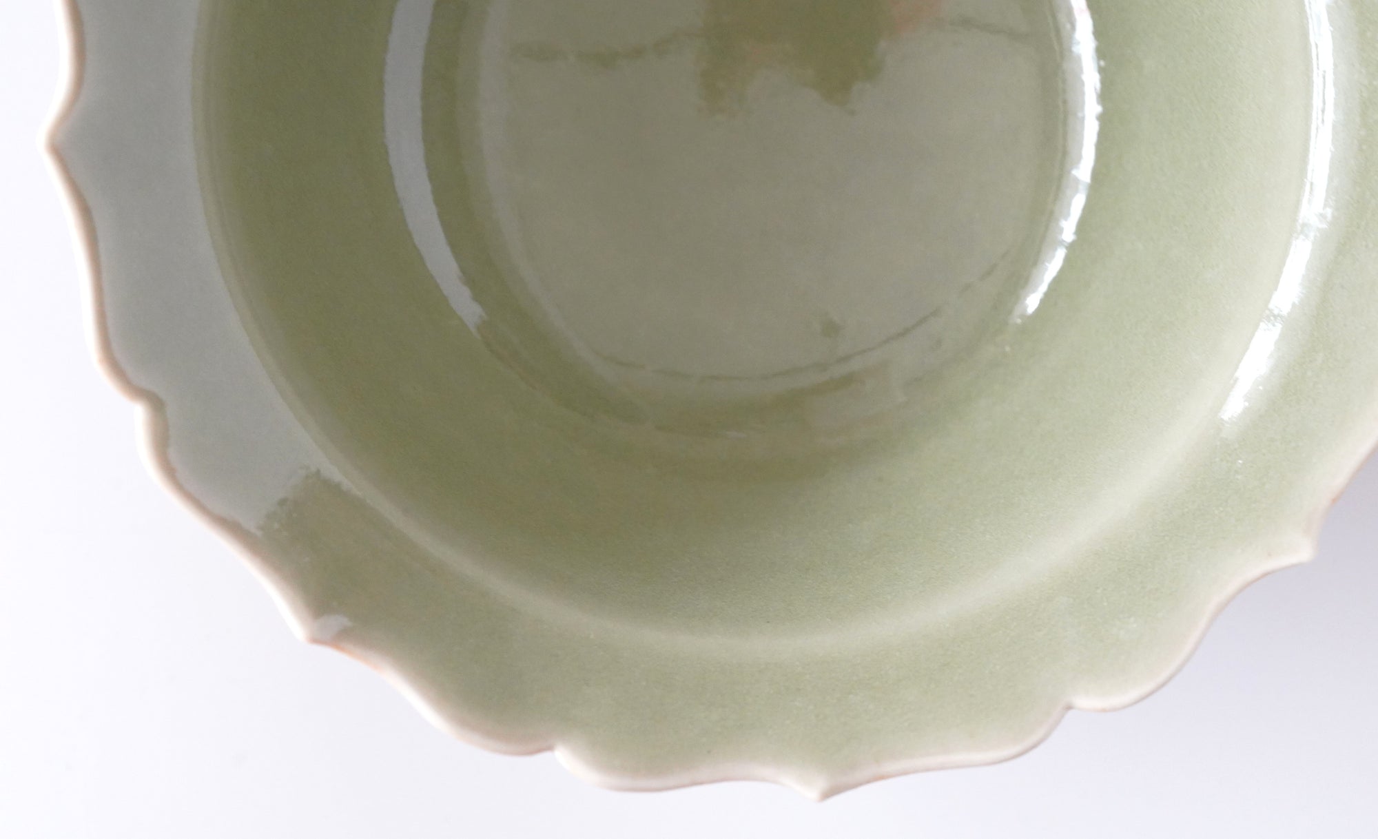 [Taku Kiyama] Powder celadon flower bowl