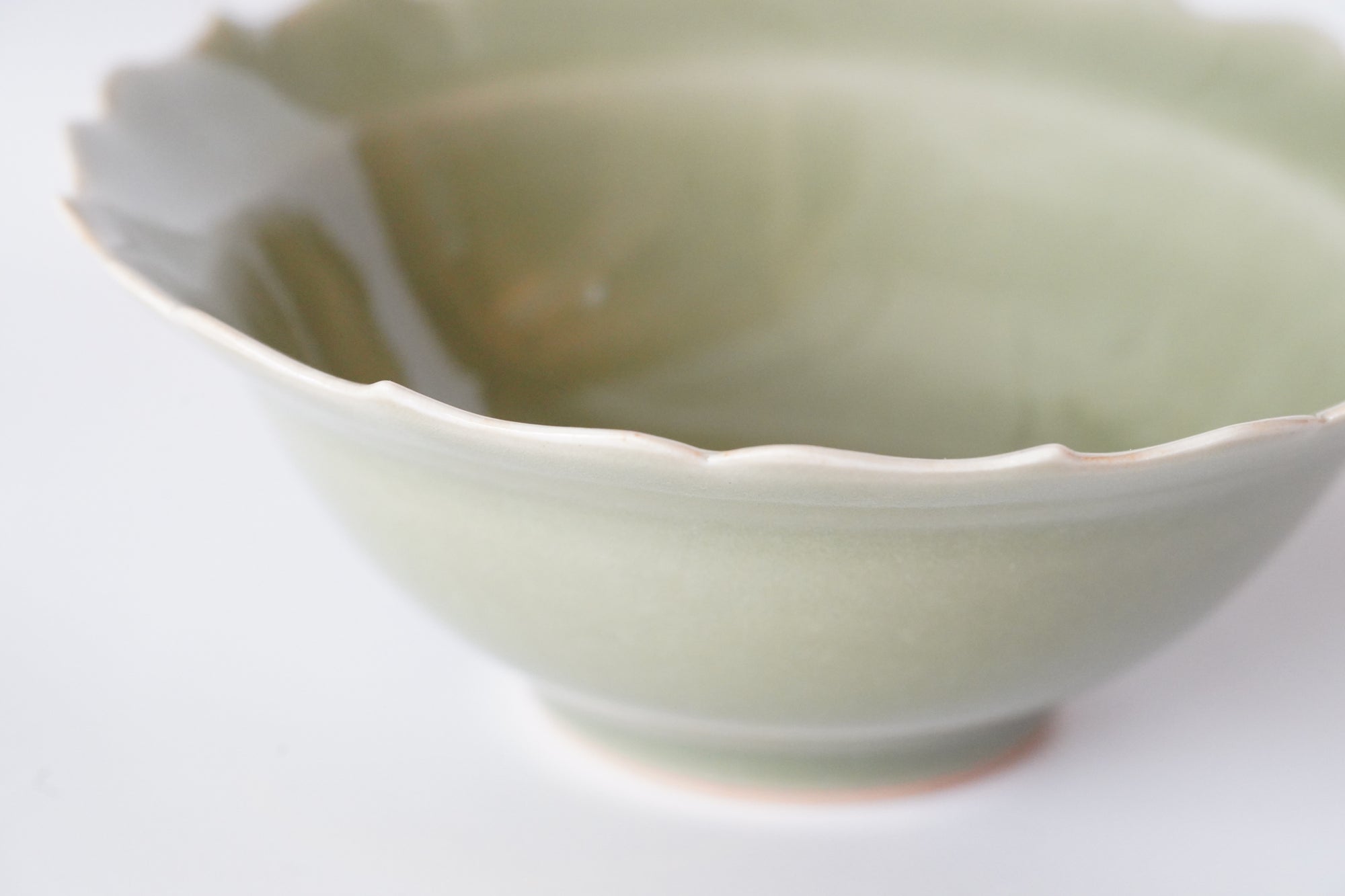 [Taku Kiyama] Powder celadon flower bowl