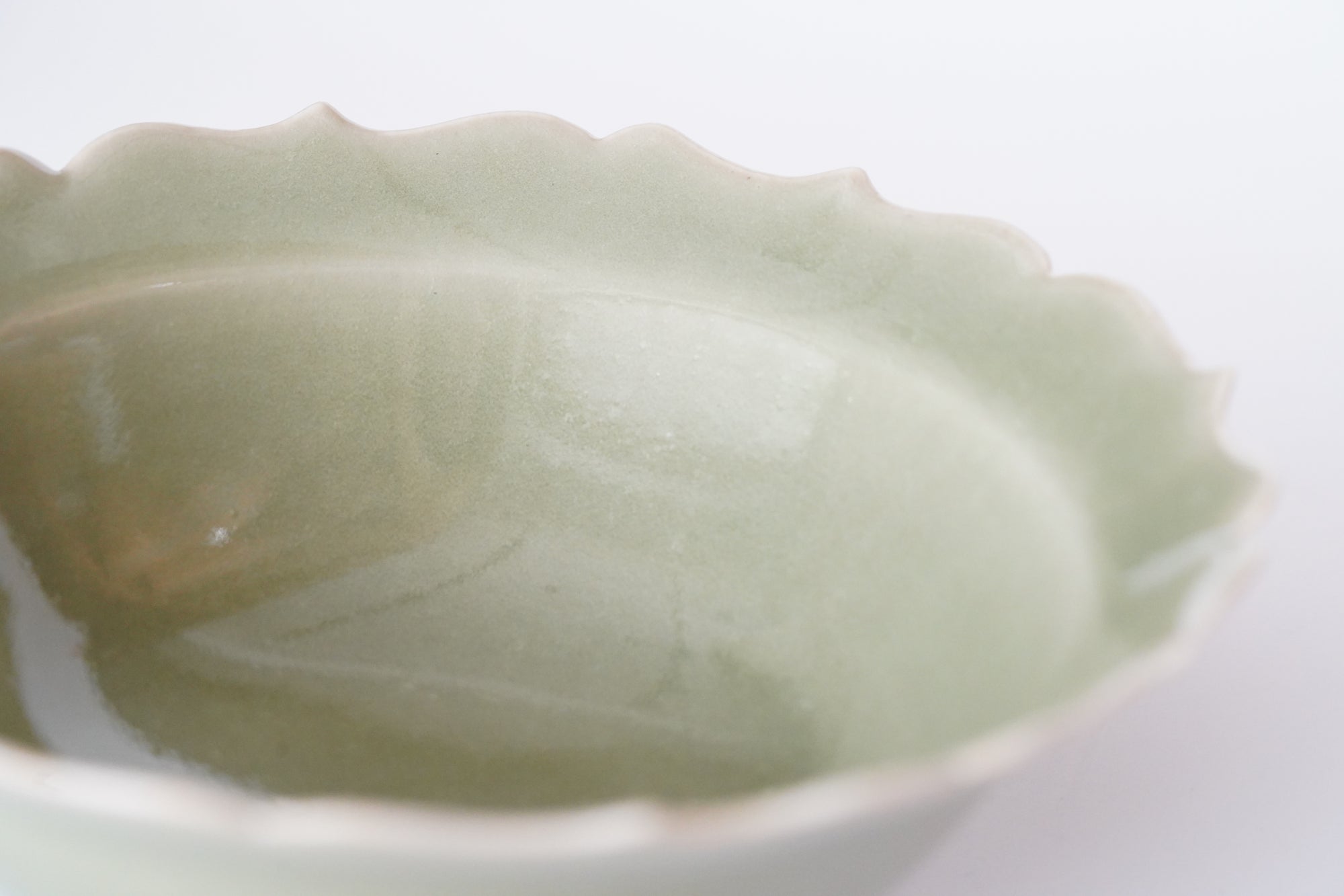 [Taku Kiyama] Powder celadon flower bowl