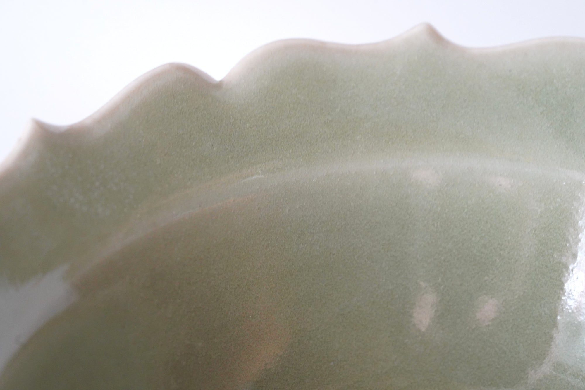 [Taku Kiyama] Powder celadon flower bowl