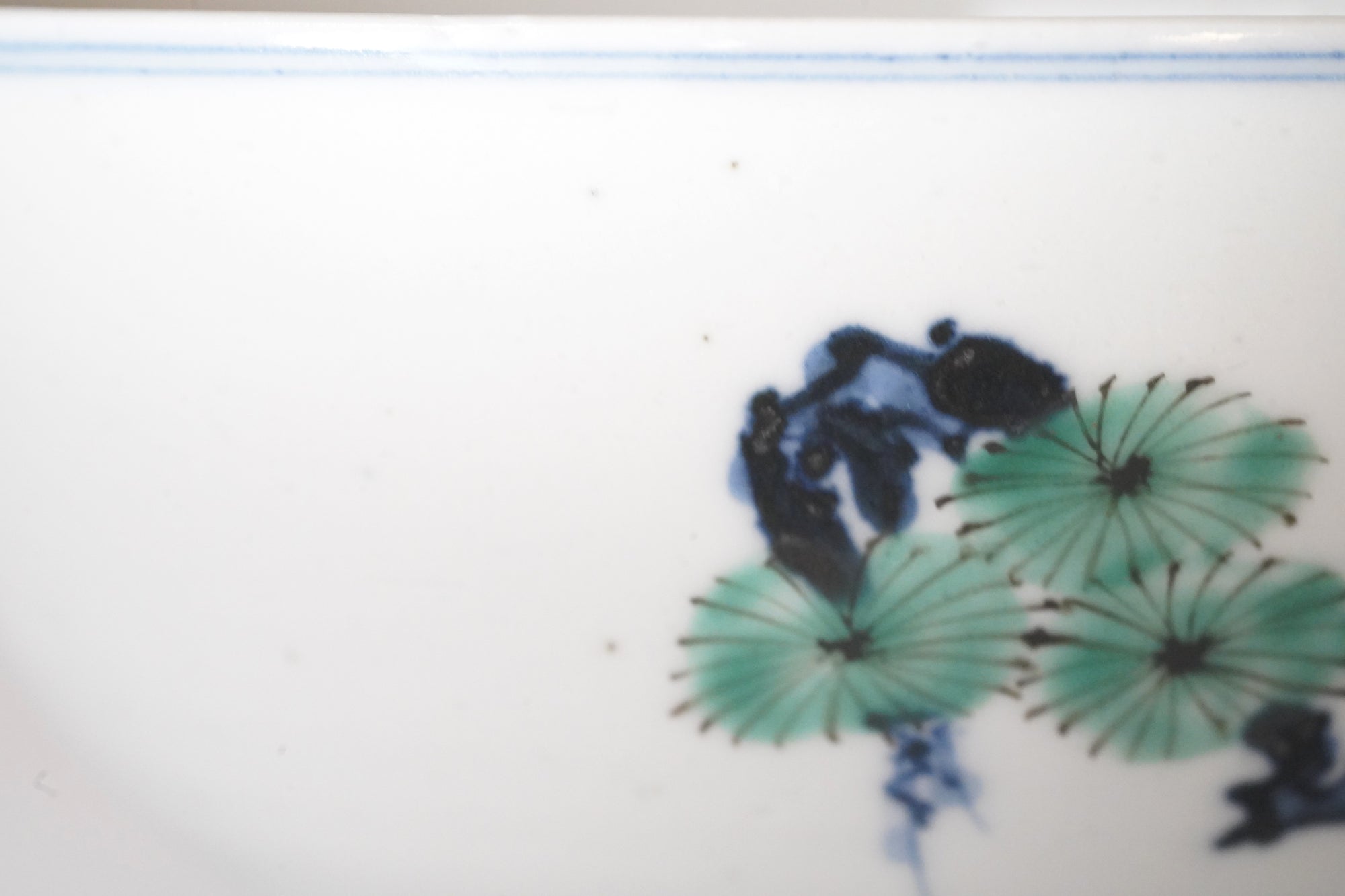 [Koji Kato] Five-colored monkey and deer pattern plate