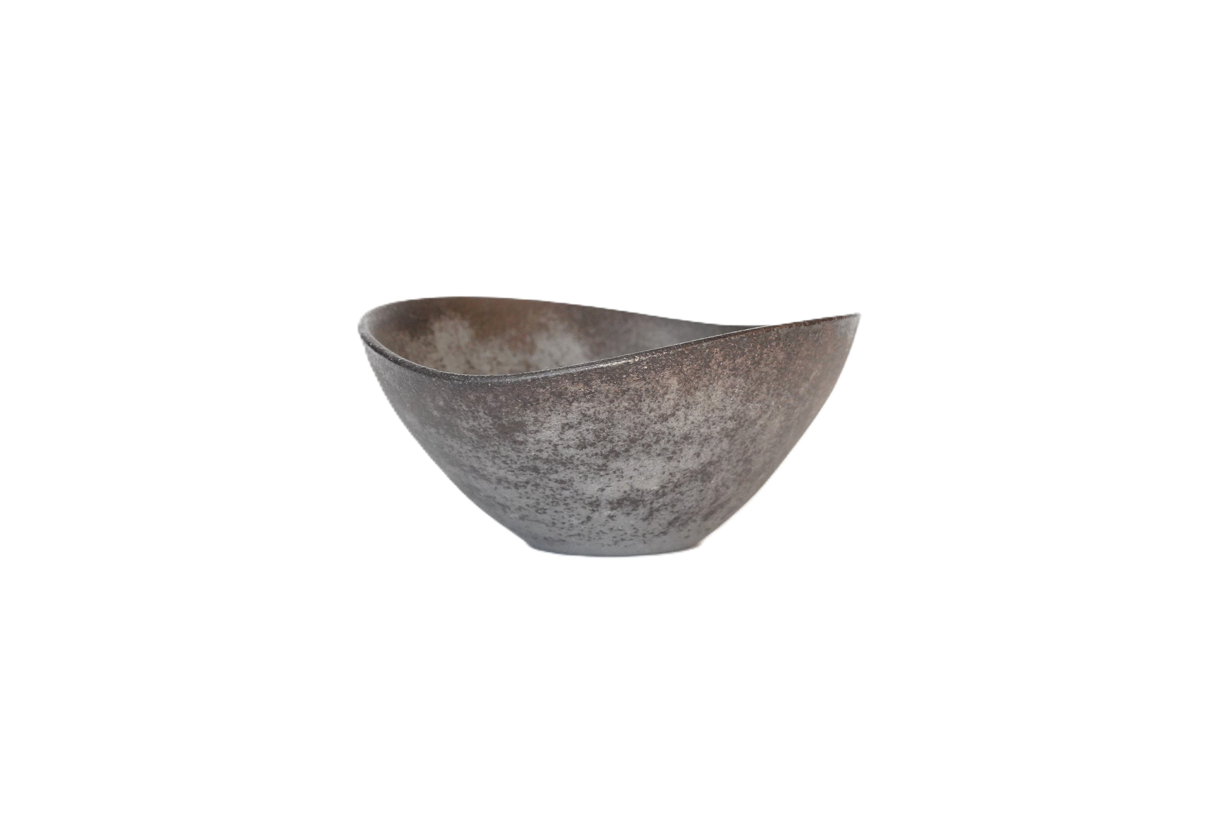 渋谷英一 作家鉢 新品未使用 陶器 植木鉢 地の器 渋谷英一】地ノ器楕円鉢 灰 – うつわ御結