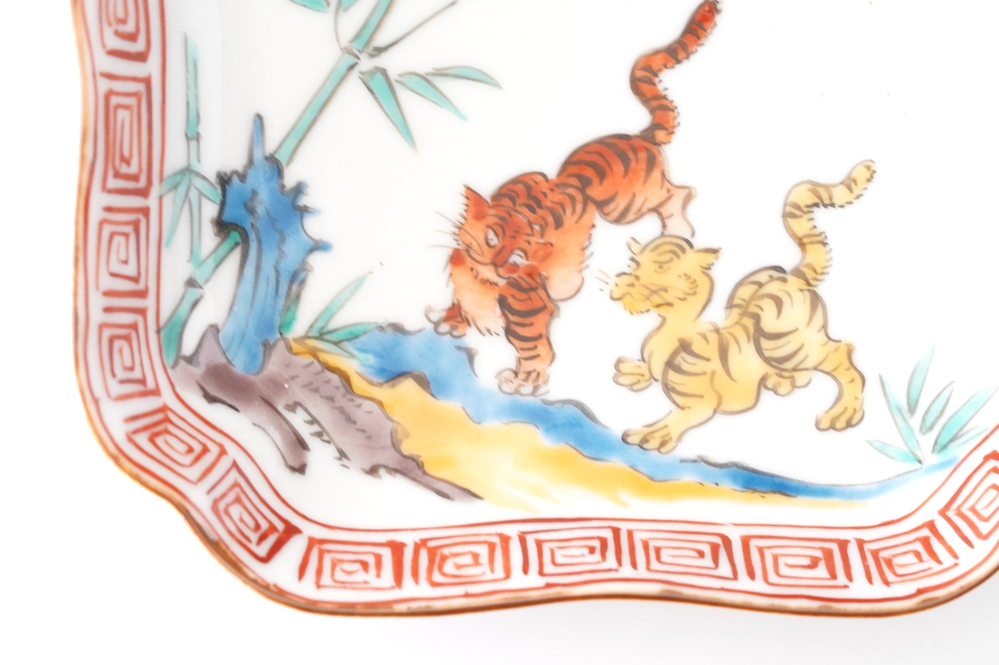 5-inch plate with ink-filled treasures and flowers and birds pattern