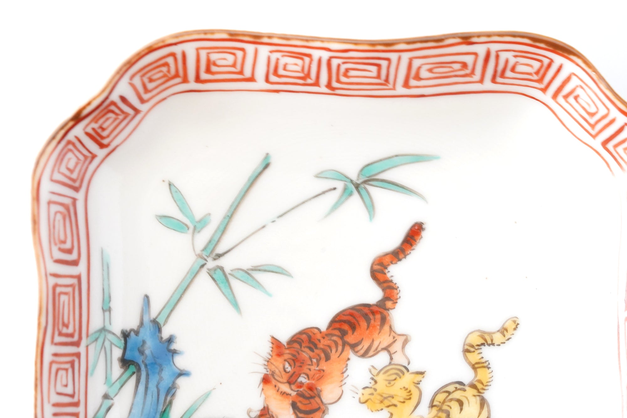 5-inch plate with ink-filled treasures and flowers and birds pattern