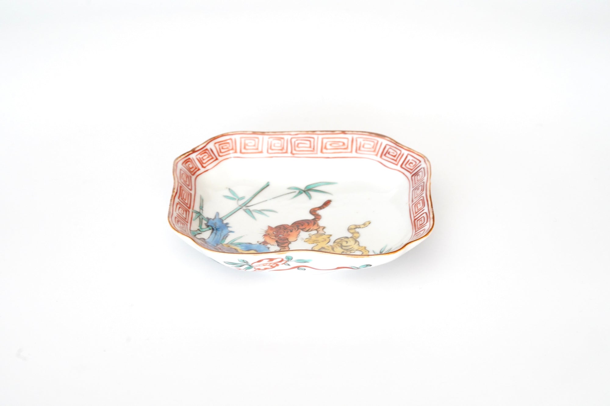 5-inch plate with ink-filled treasures and flowers and birds pattern