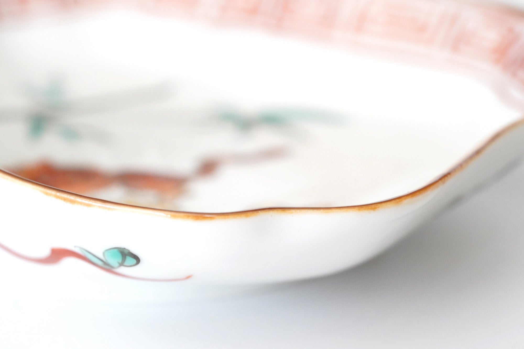 5-inch plate with ink-filled treasures and flowers and birds pattern