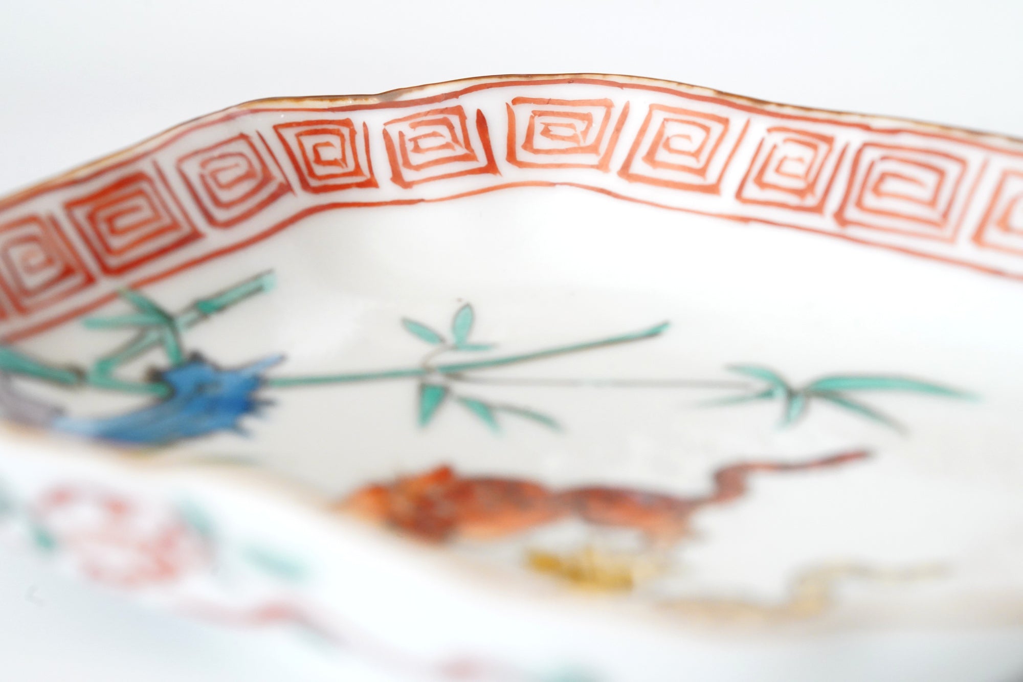 5-inch plate with ink-filled treasures and flowers and birds pattern