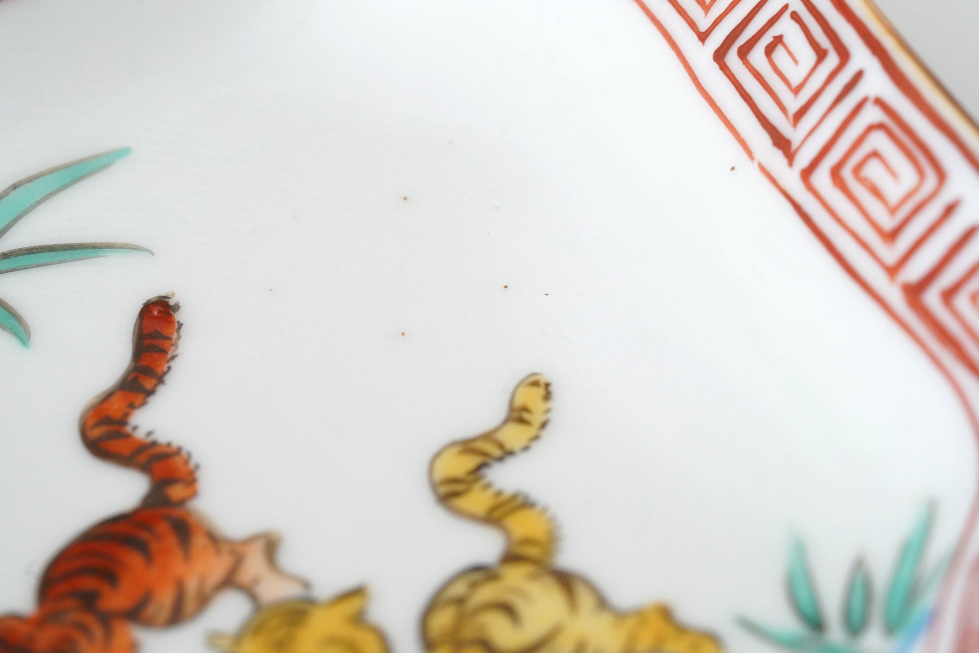 5-inch plate with ink-filled treasures and flowers and birds pattern