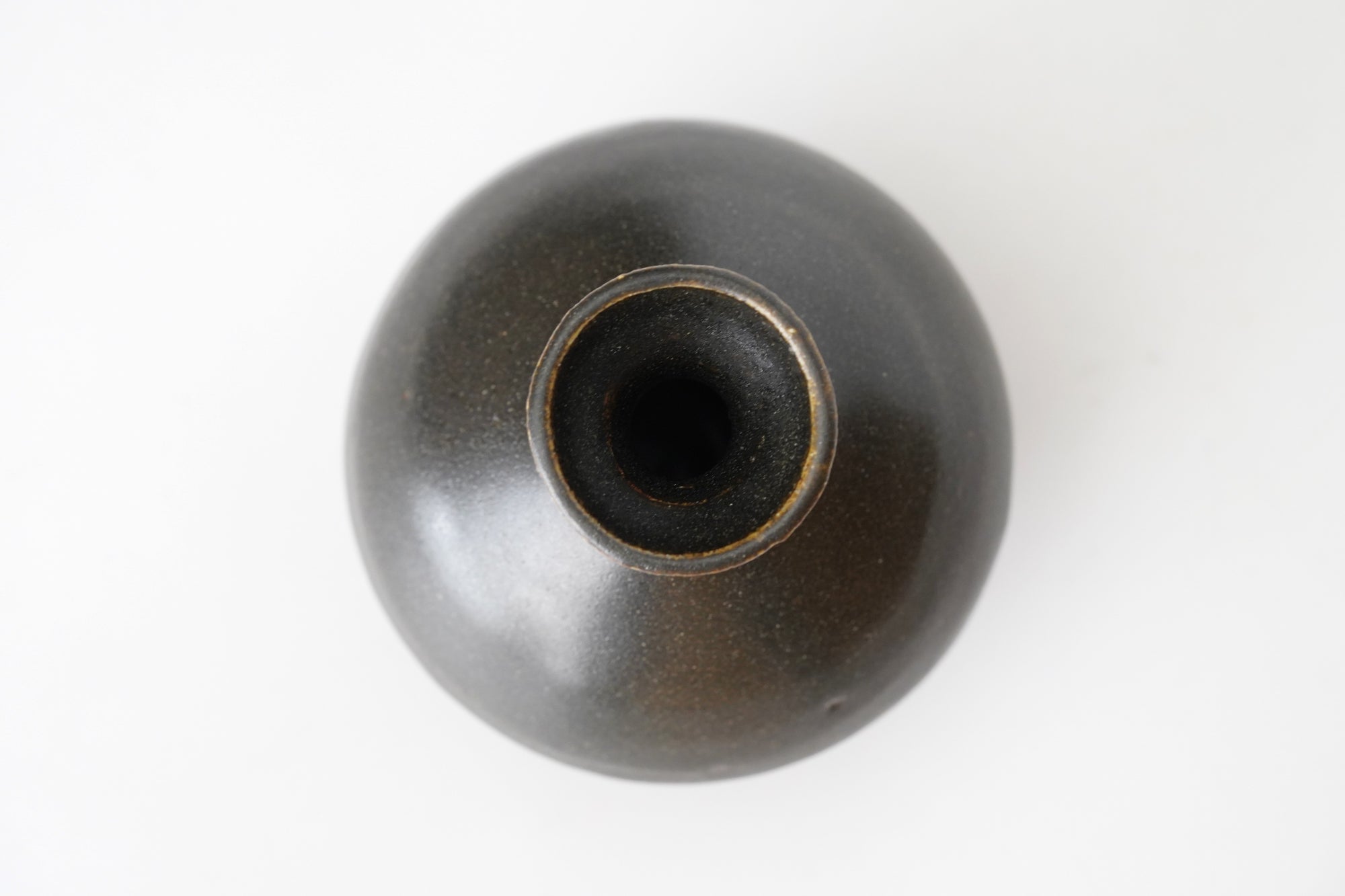 [Sakurei Okamoto] Black Korai sake bottle