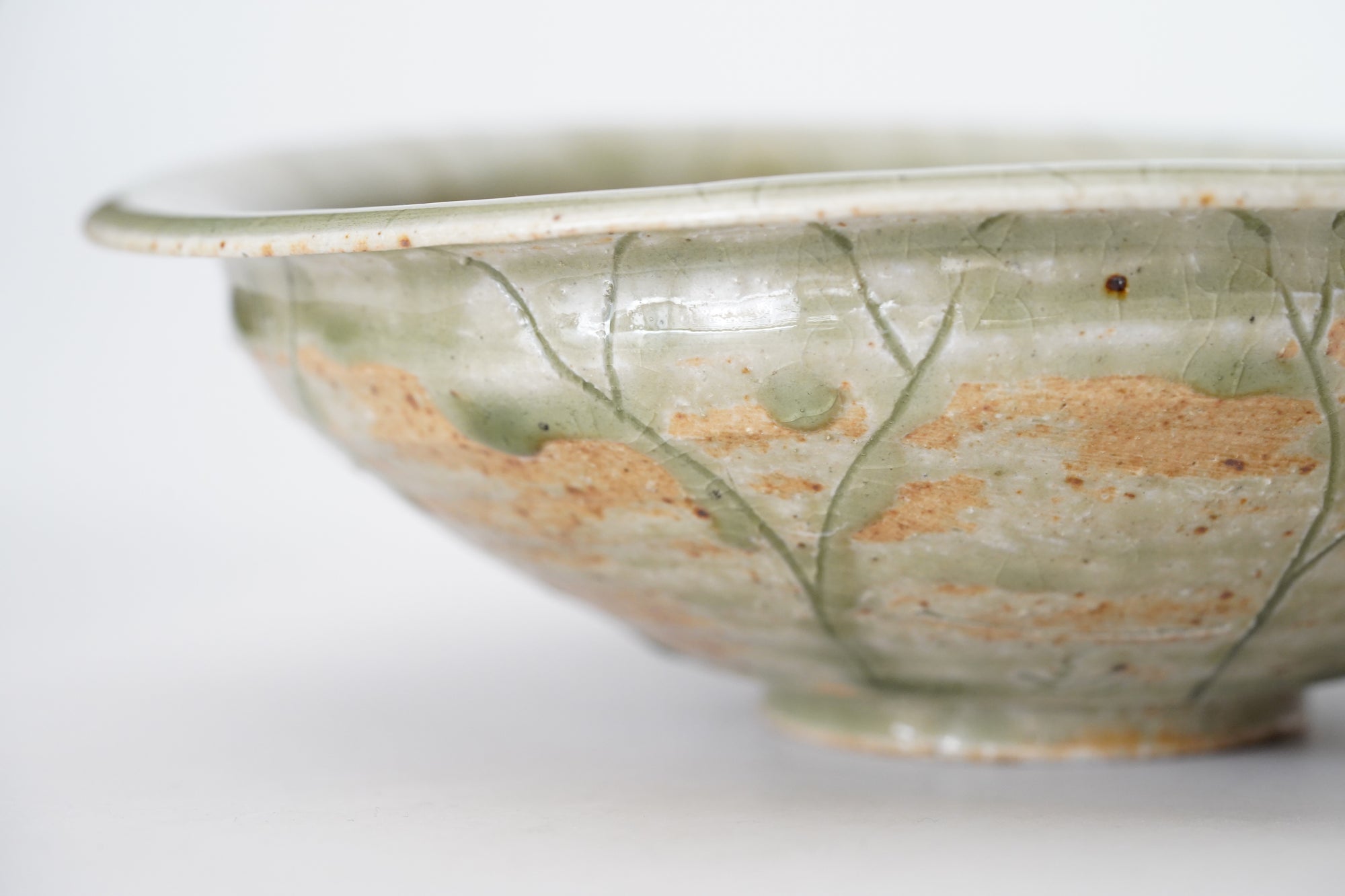 【Shuichi Okamoto】Ao-Karatsu flowered patterned big bowl