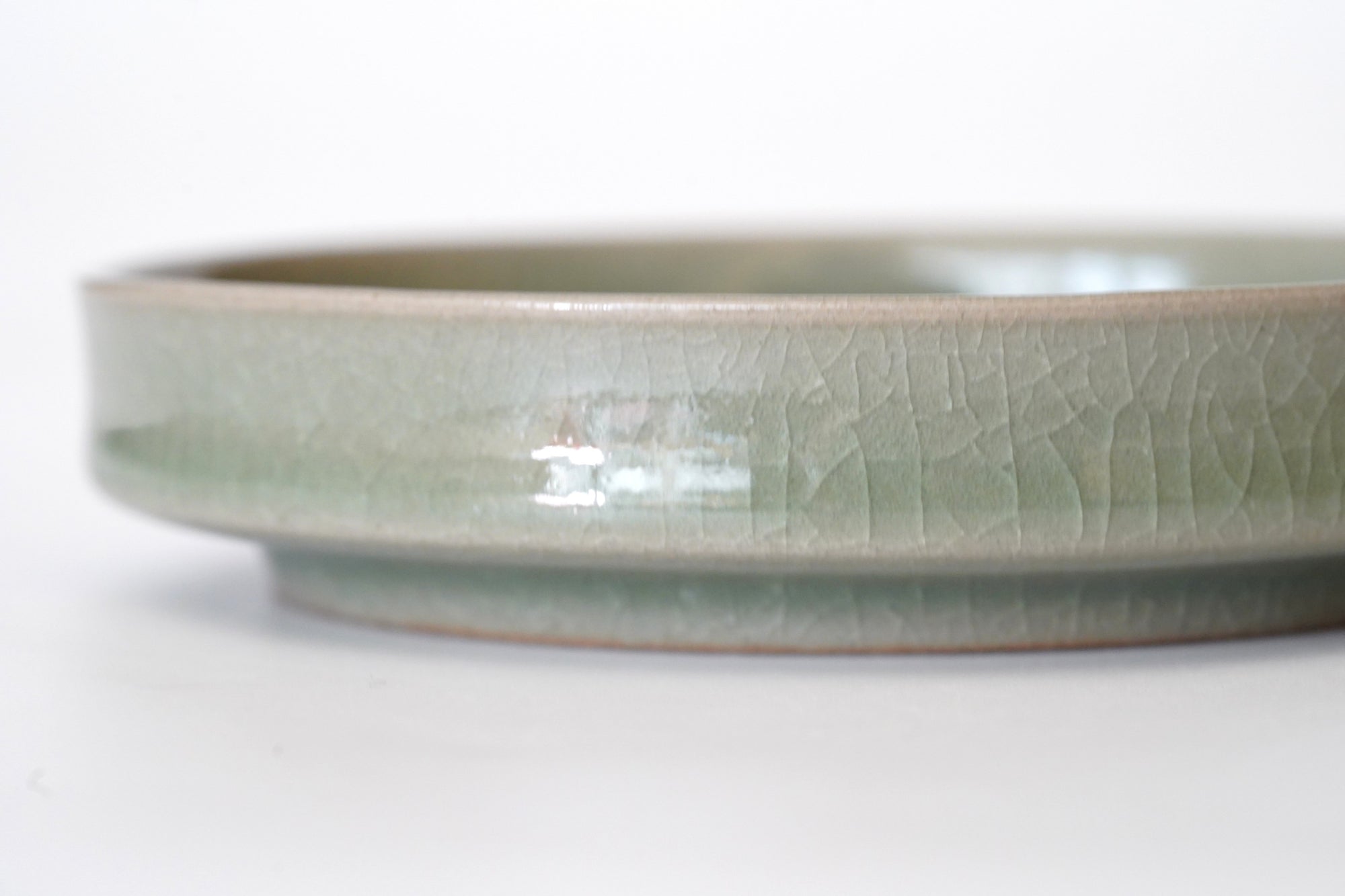 【川瀬竹秋】青瓷彫花文皿（A-04）　彩