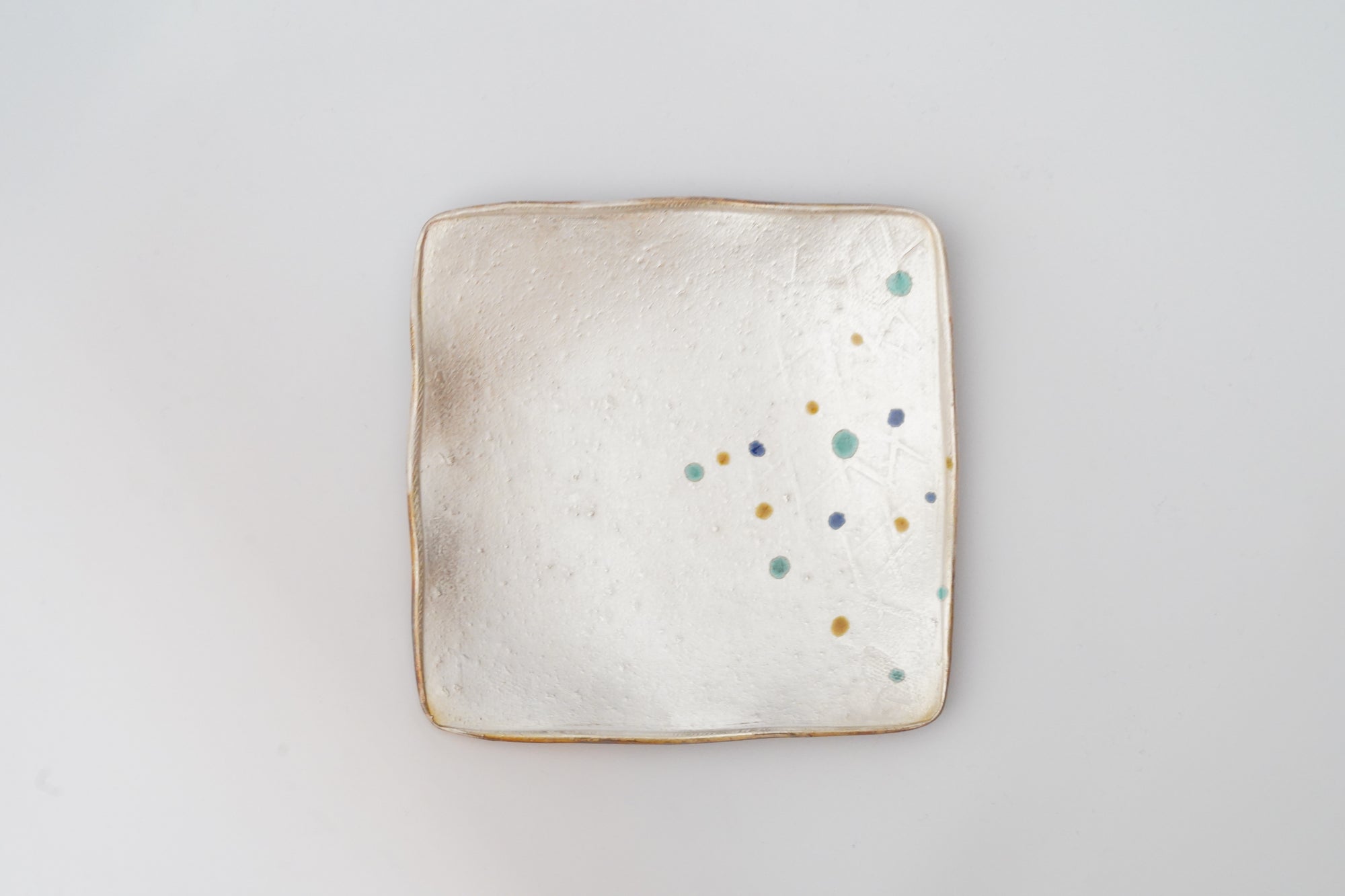 【伊勢崎紳】銀彩叩四方皿　5.5寸