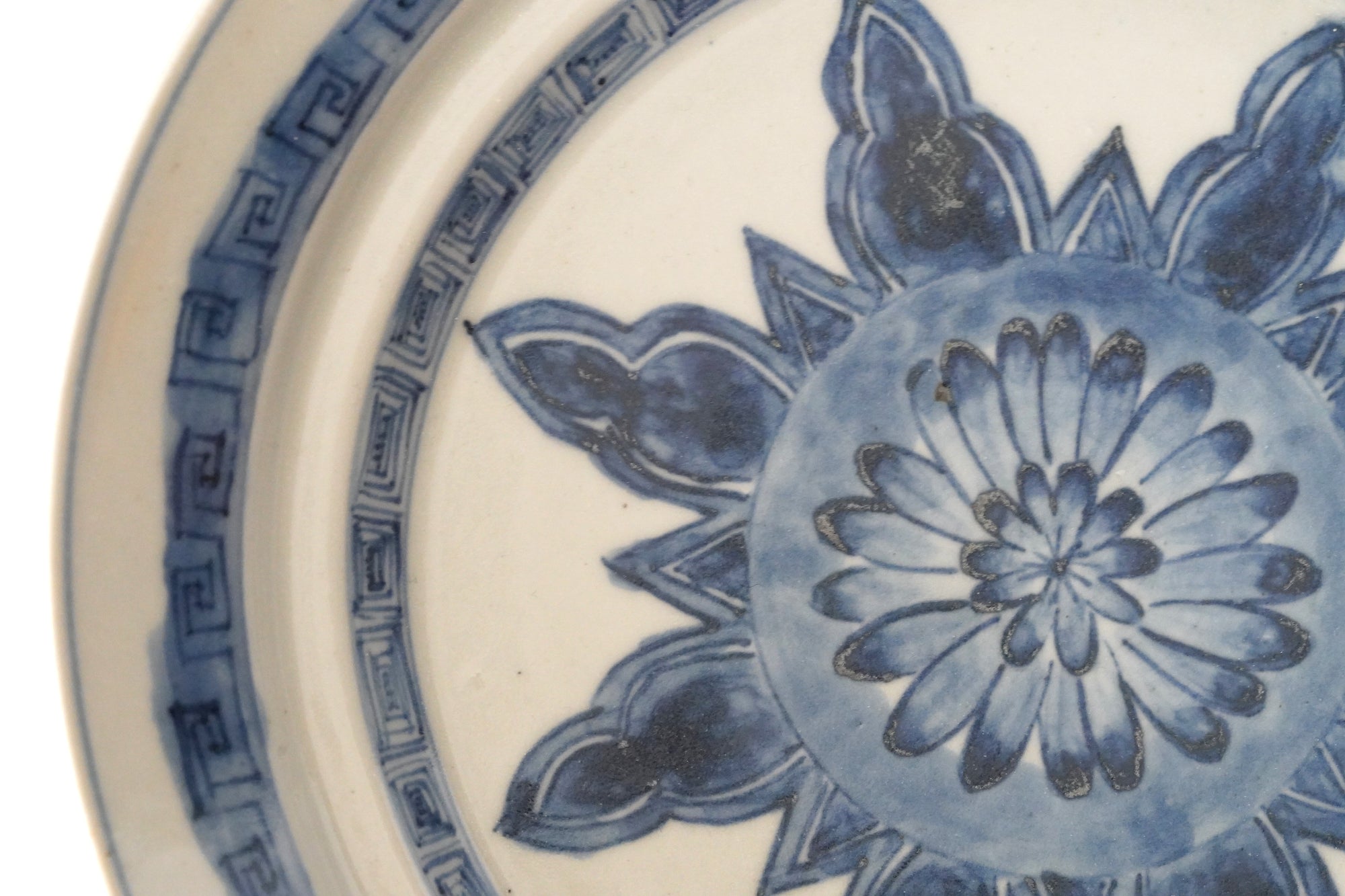 [广野敏彦]旧染菊花雷纹盘