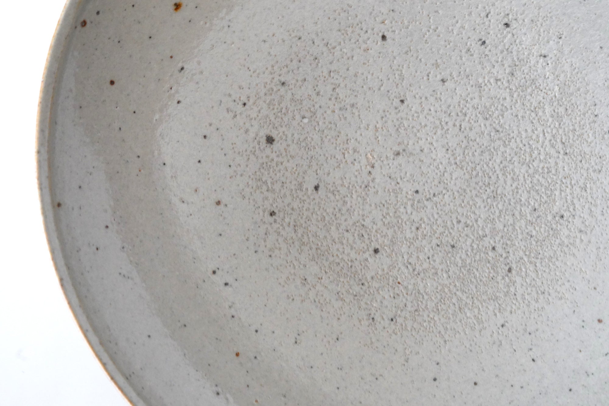 [Kentaro Murayama] Black Karatsu six-inch plate