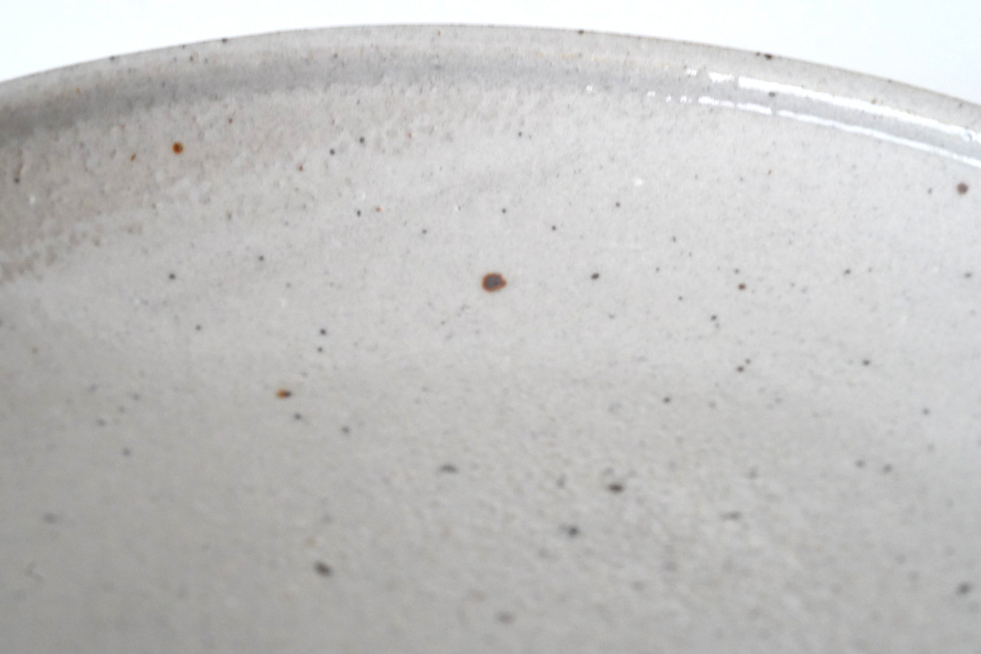 [Kentaro Murayama] Black Karatsu six-inch plate