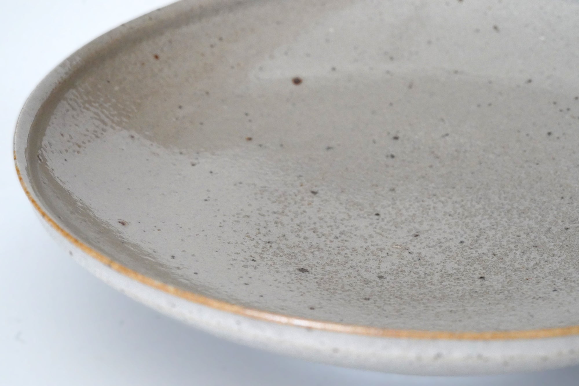 [Kentaro Murayama] Black Karatsu six-inch plate