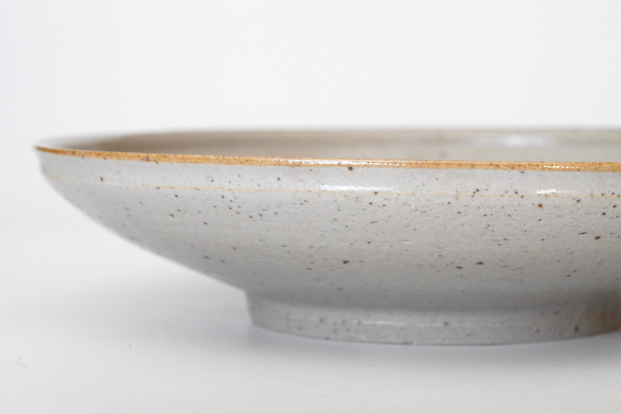 [Kentaro Murayama] Black Karatsu six-inch plate