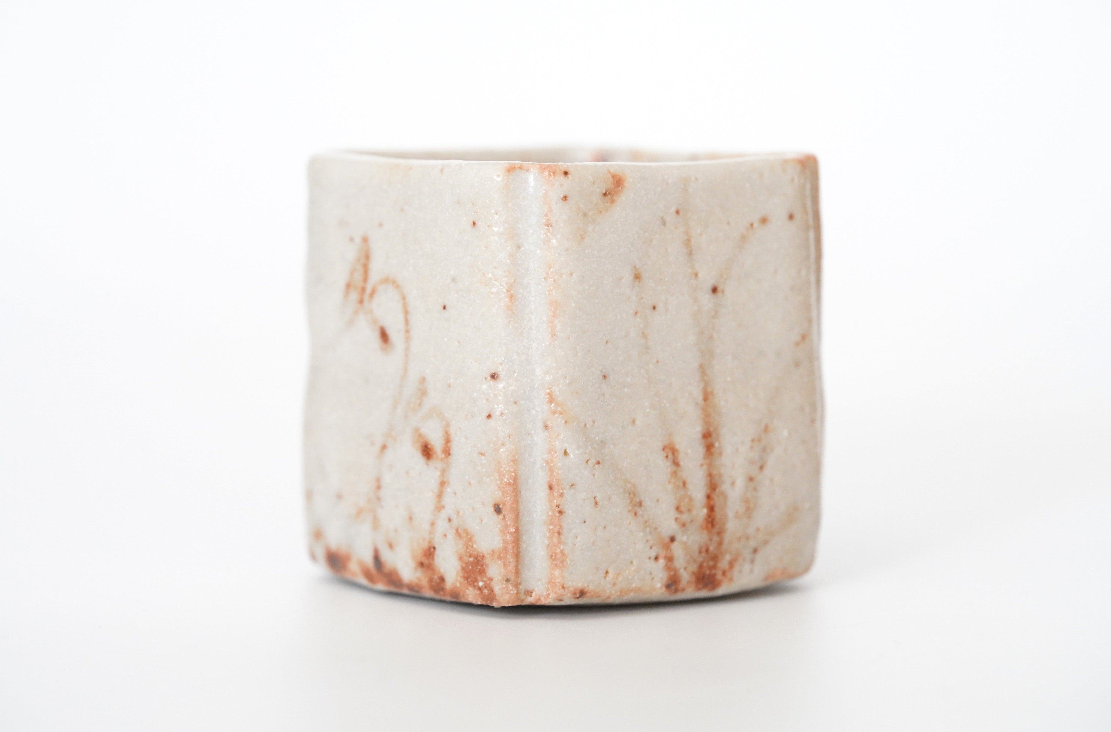 宮田真幸】志野四方筒小付 – うつわ御結