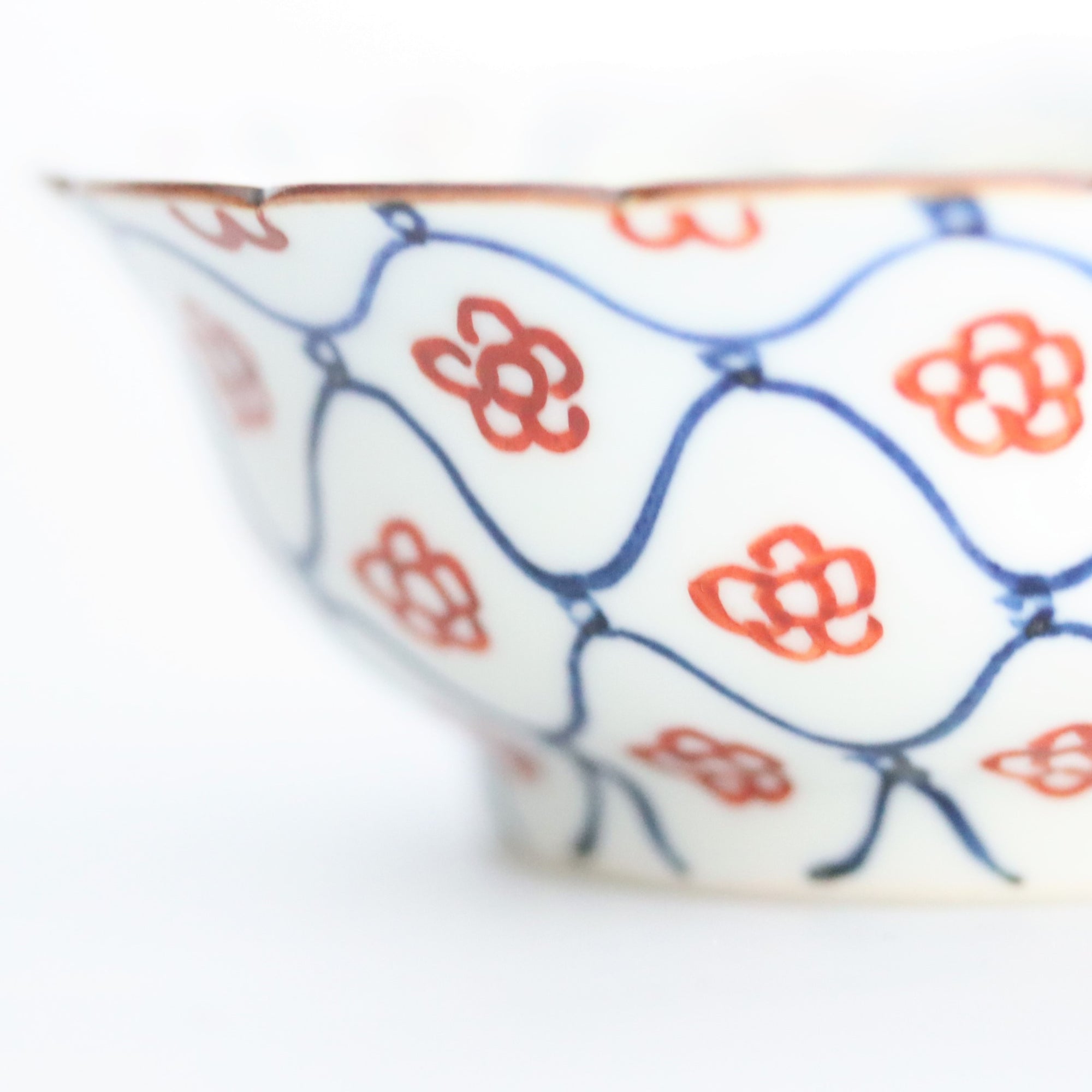 Some-Nishiki plum and mesh patterned small bowl