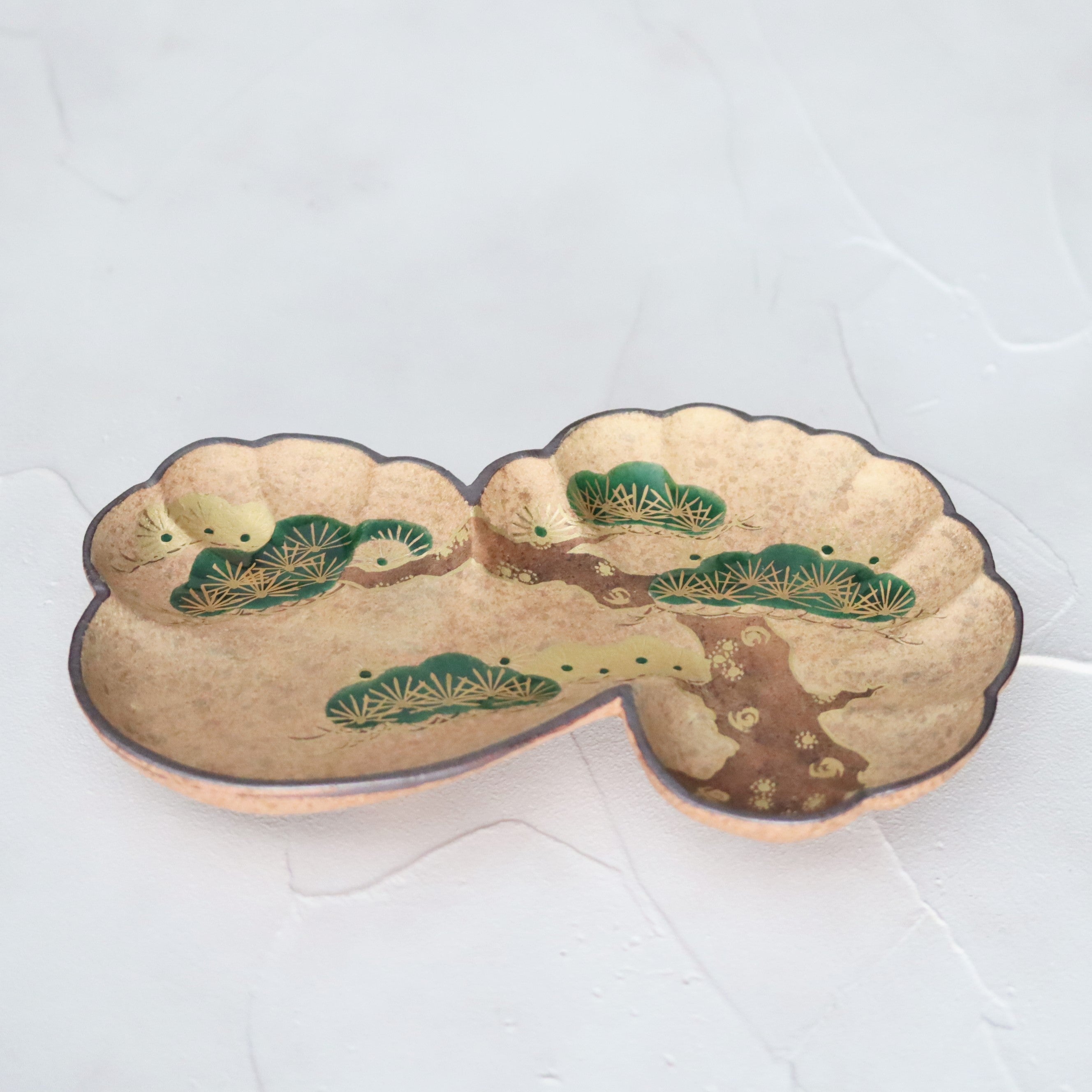 乾山写平向 松 – うつわ御結